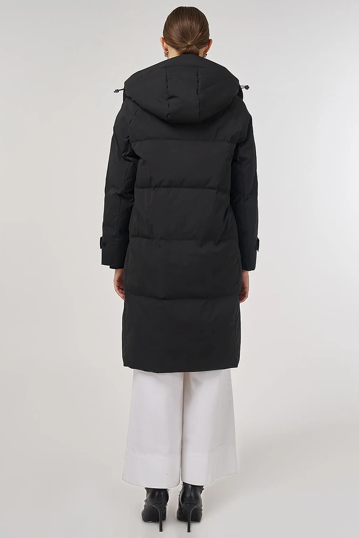 Pocket Detailed Goose Down Coat in Black