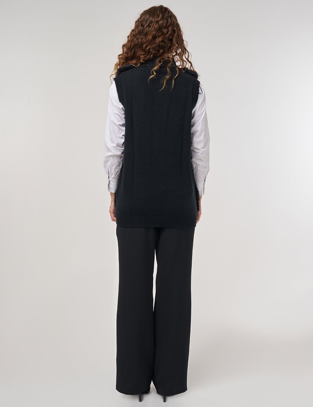 Fur-Trim Knit Vest Black