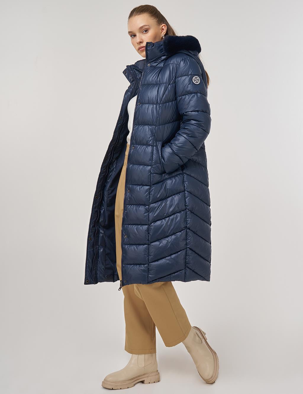 Logo Detaylı Anorak Mont Lacivert 