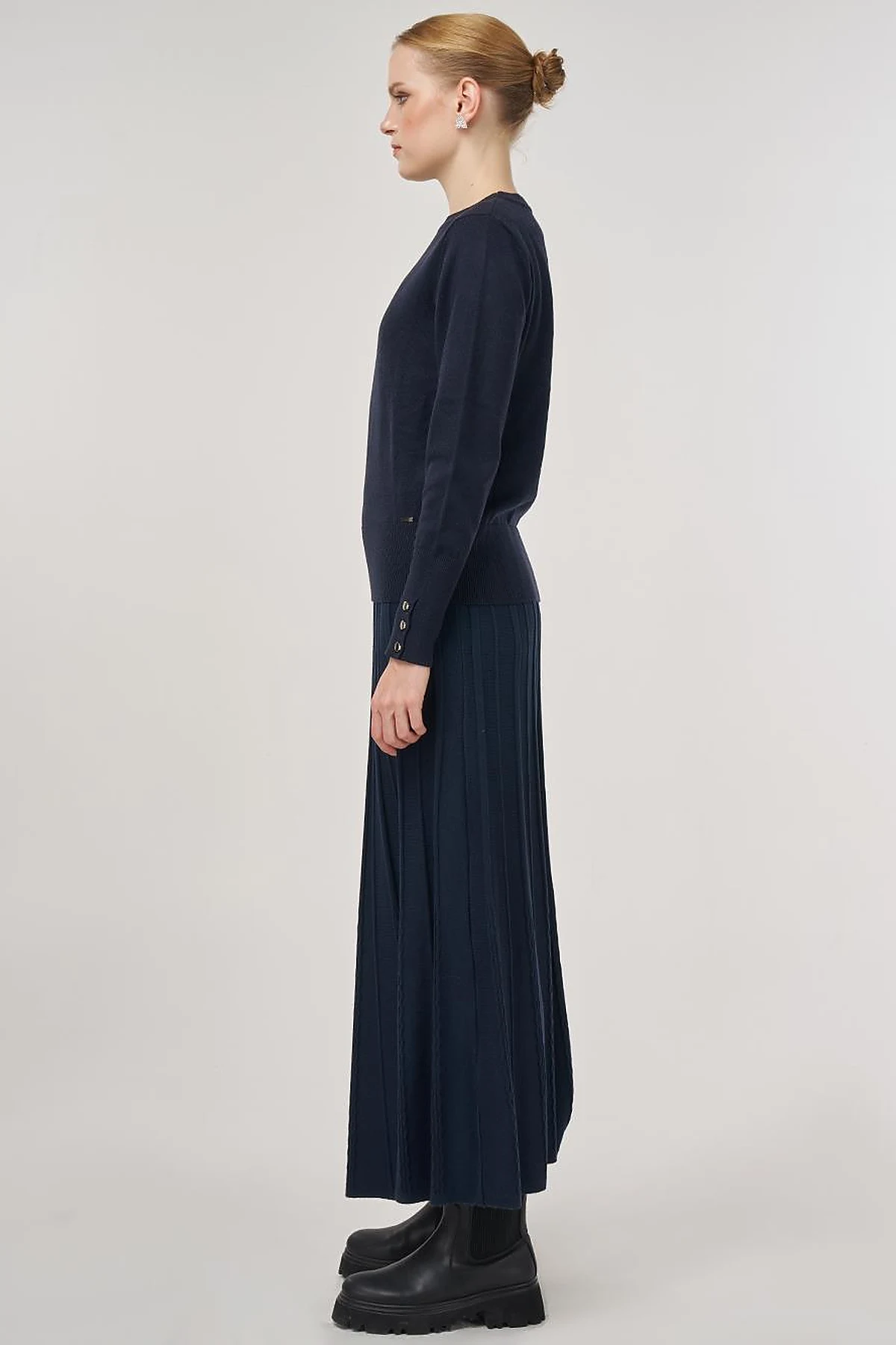 Button-Detail Wool Knit Sweater Navy 