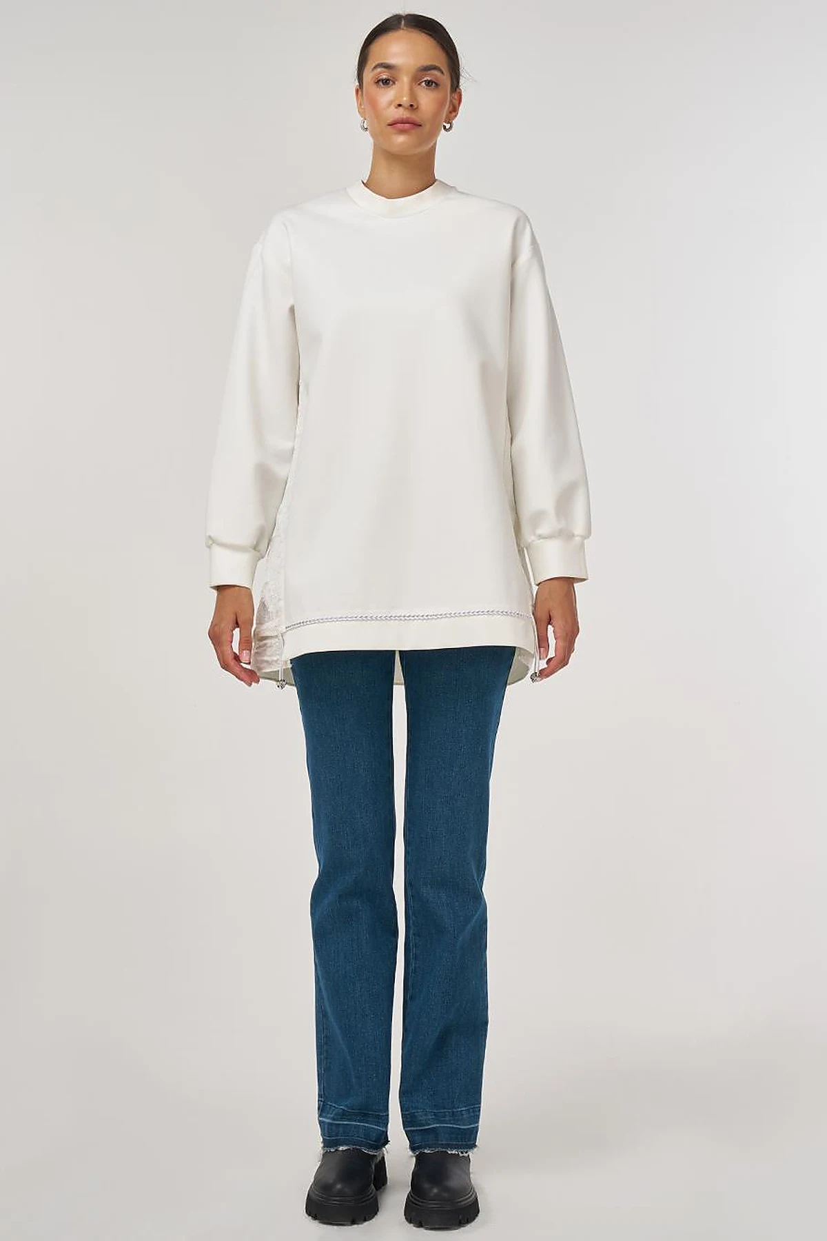 Embossed Detail Sweatshirt Ecru