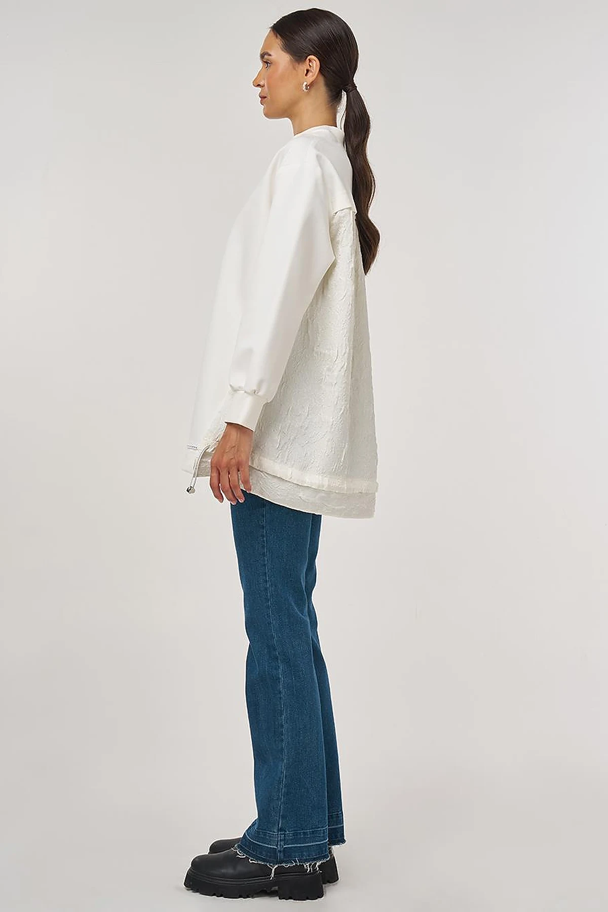 Embossed Detail Sweatshirt Ecru