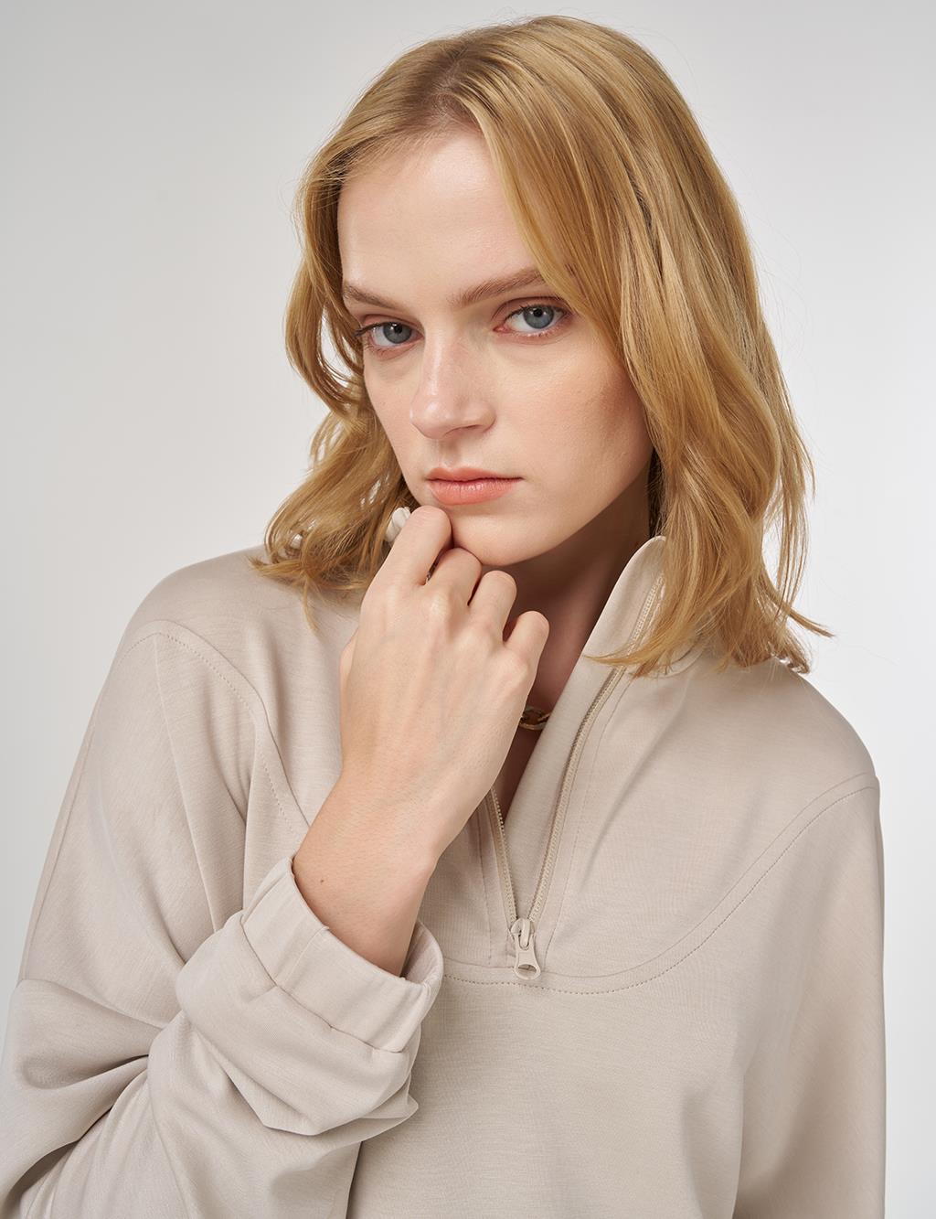 Kangaroo Pocket Two-Piece Suit in Stone