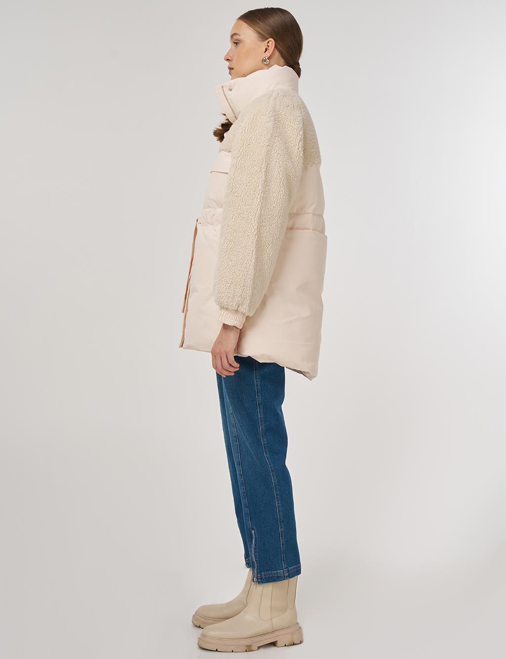 Cep Detaylı Peluş Kaban Krem 