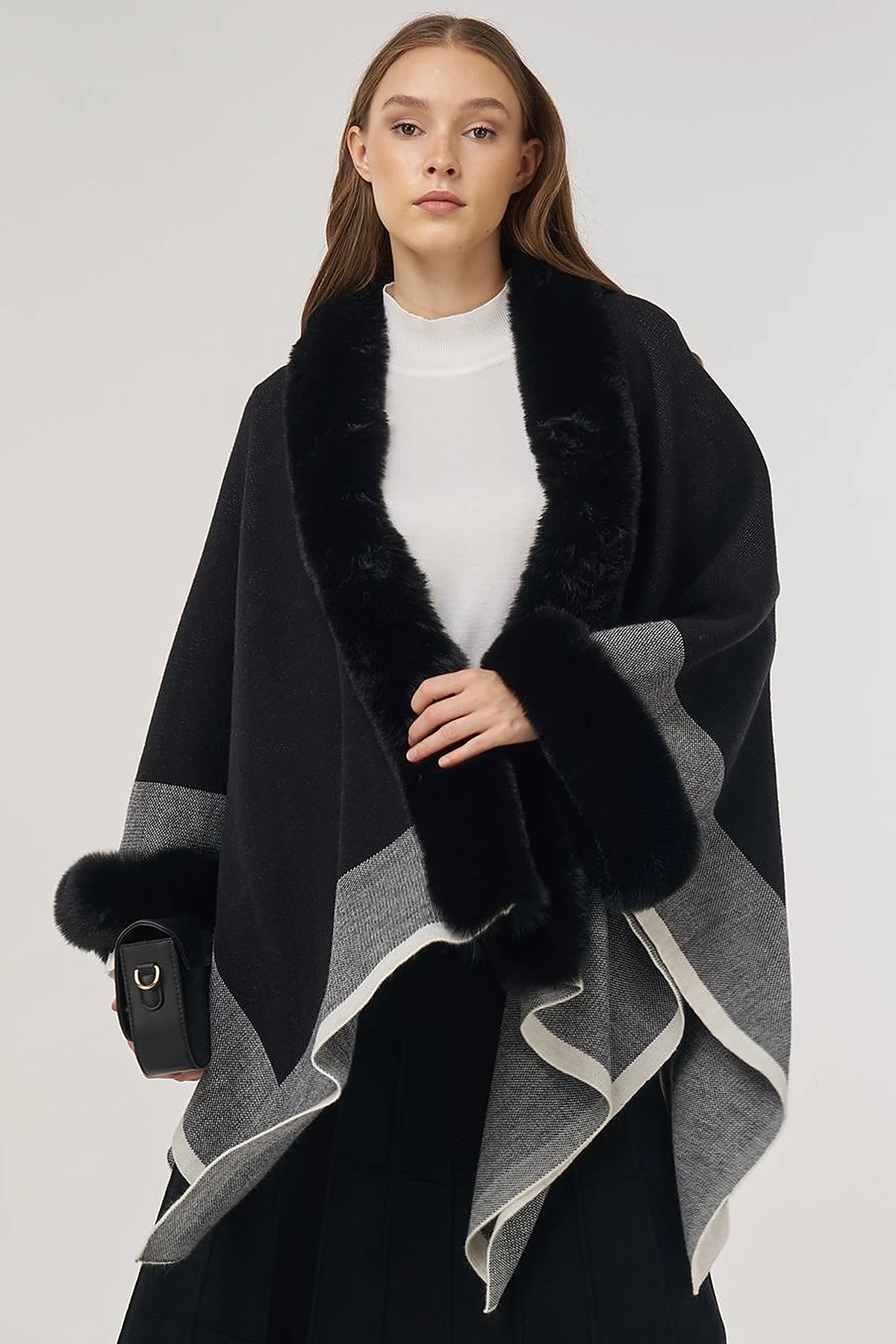  Faux Fur Detailed Poncho Black