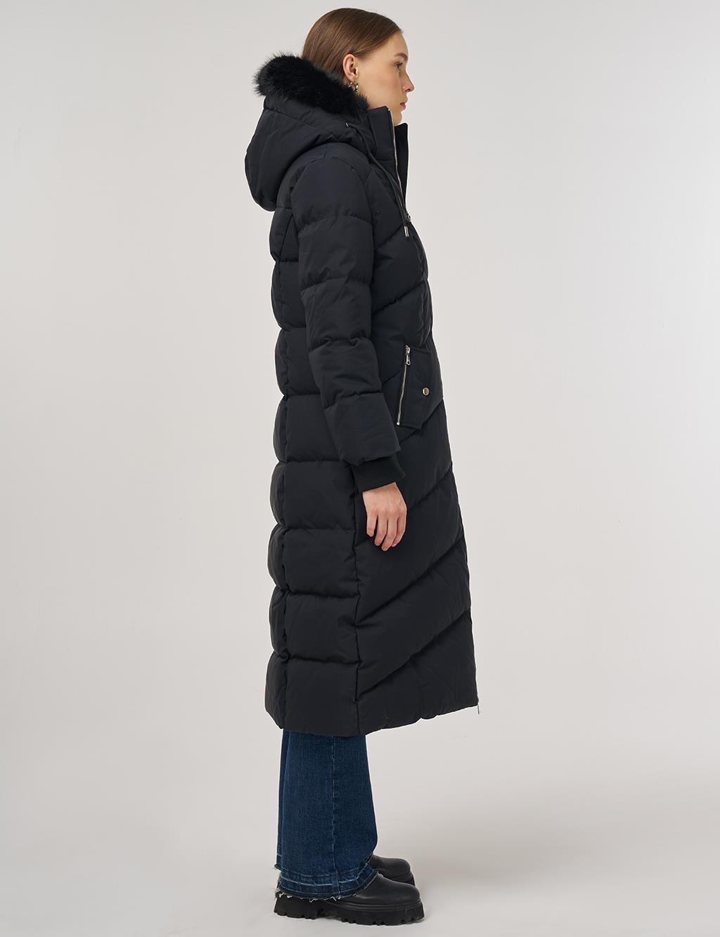 Faux Fur Detailed Anorak Coat in Black