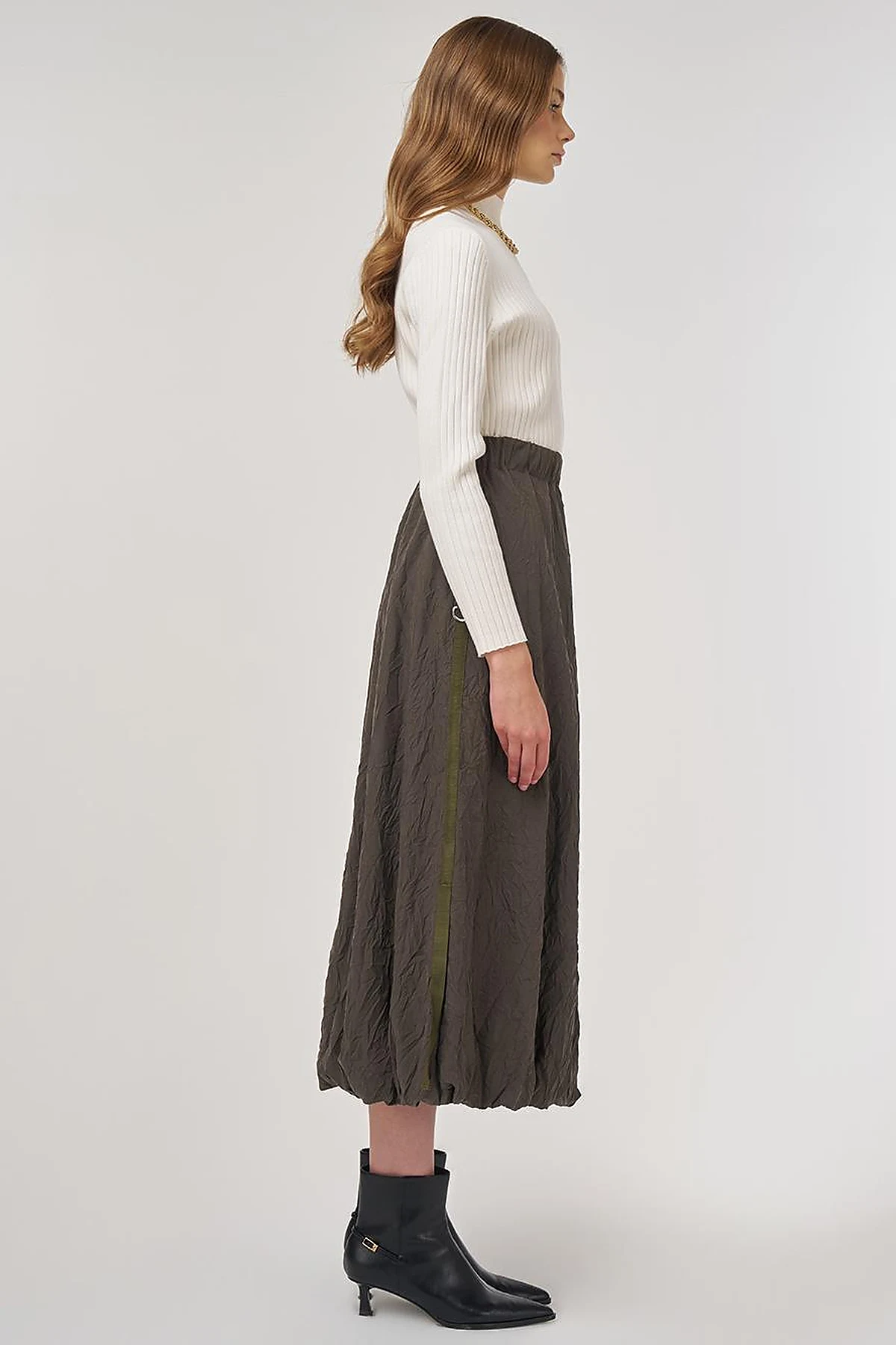 Metal Accessory Crush Skirt Khaki