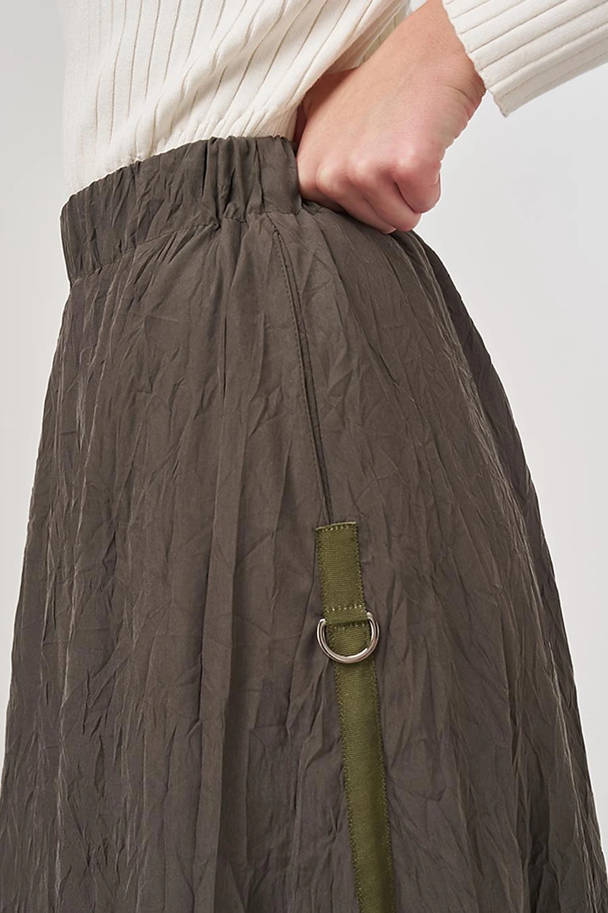Metal Accessory Crush Skirt Khaki
