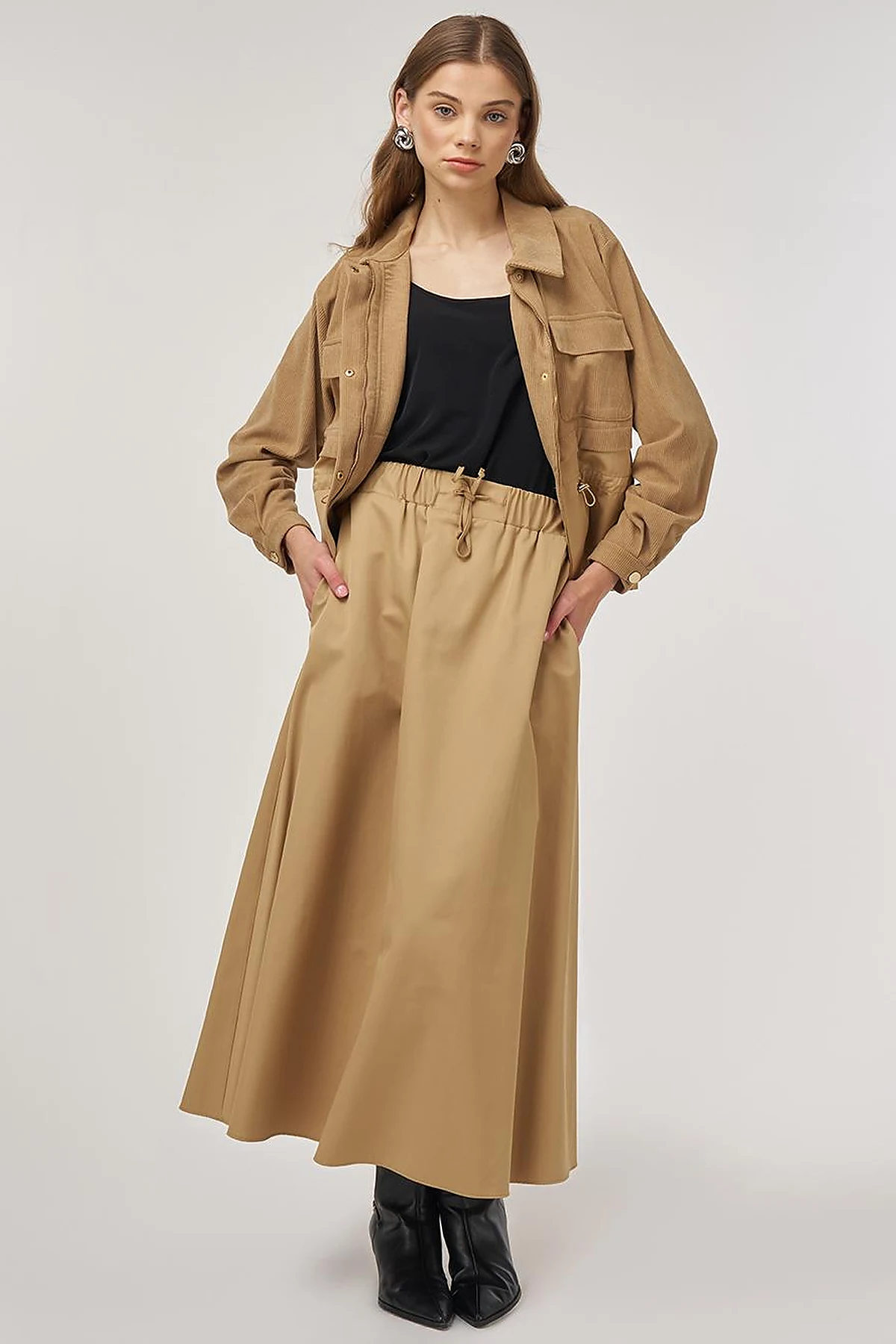 Double-Pocket Skirt Set Beige