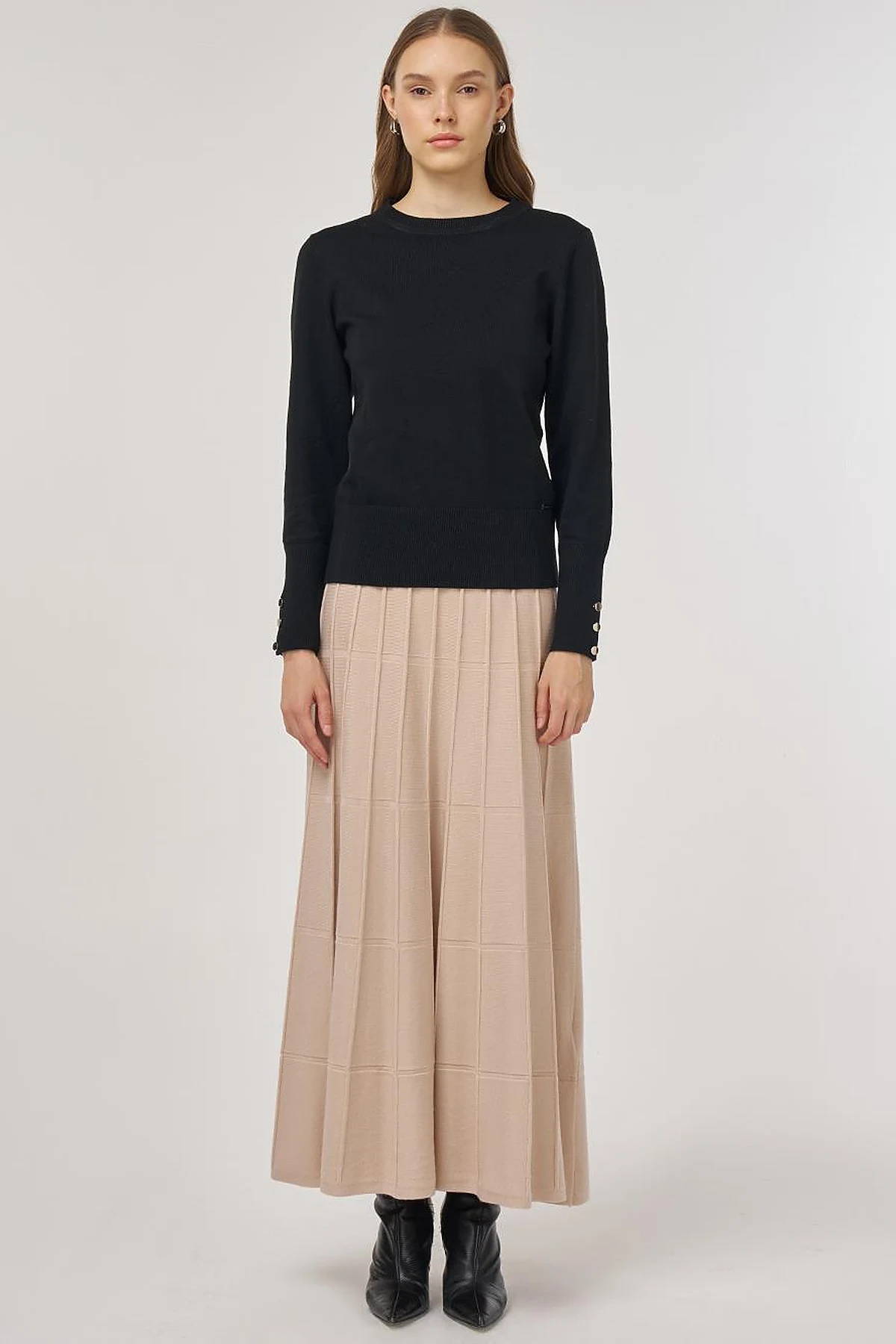 Button-Detail Wool Knit Sweater Black
