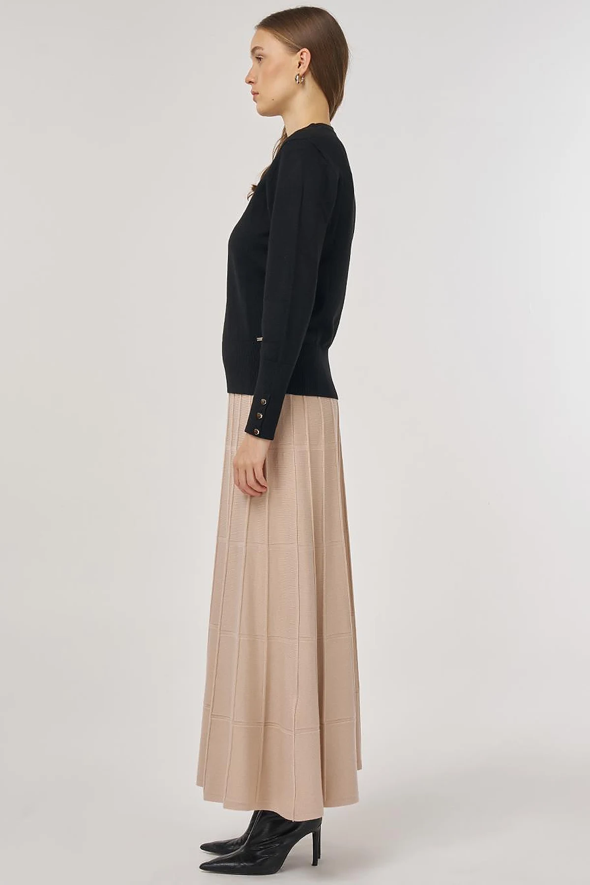 Button-Detail Wool Knit Sweater Black