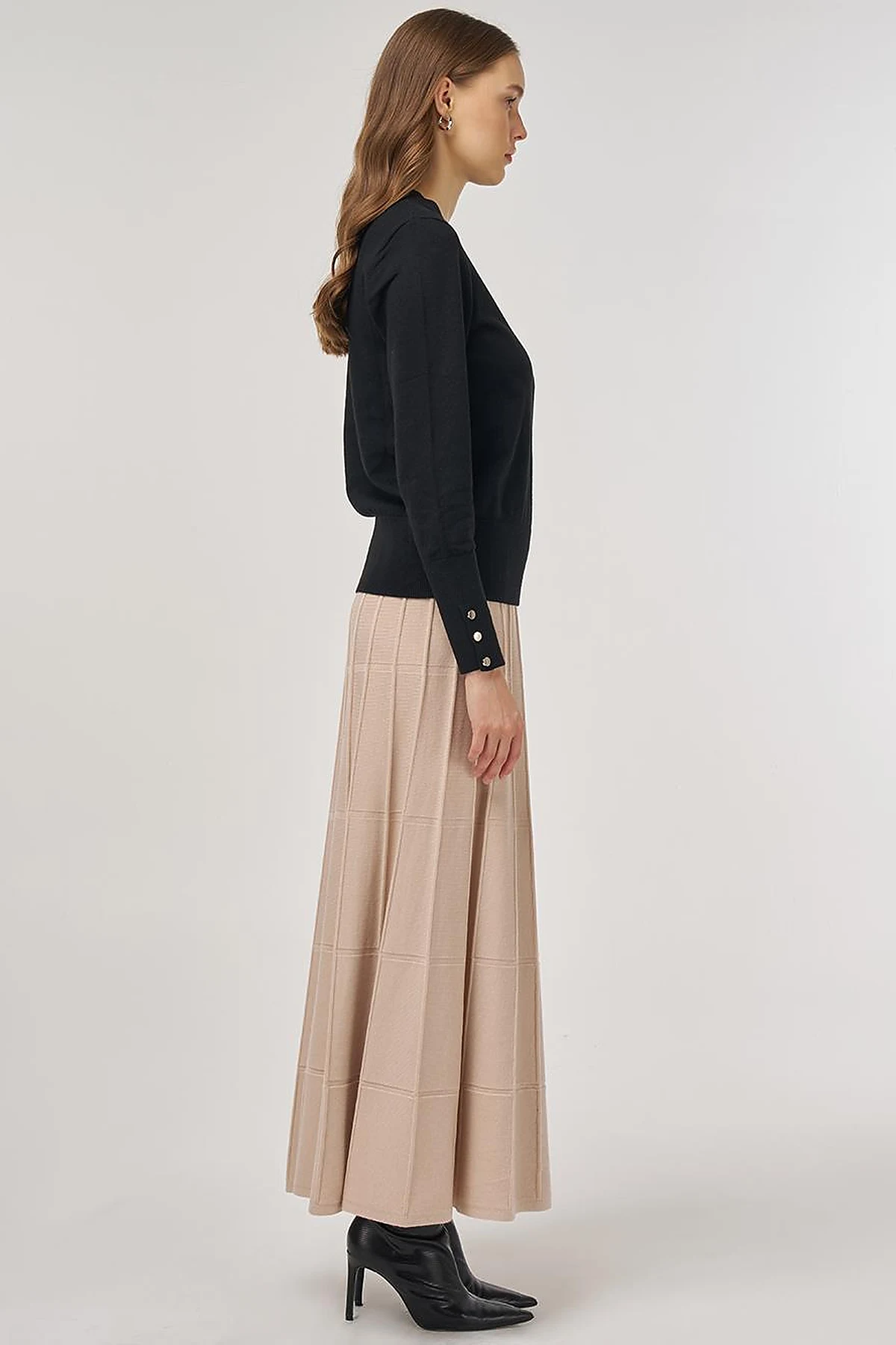 Button-Detail Wool Knit Sweater Black