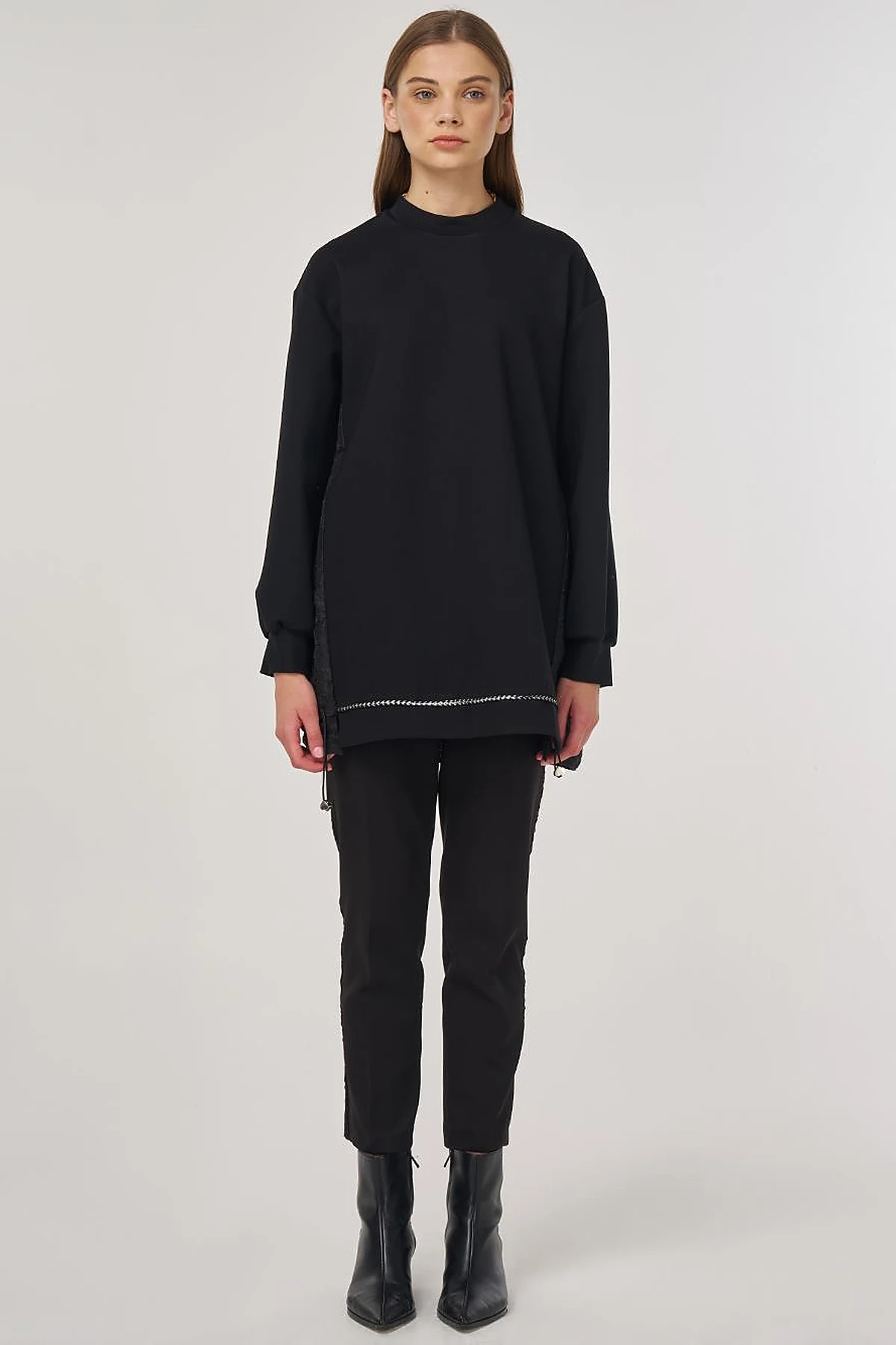 Embossed Detail Sweatshirt Black