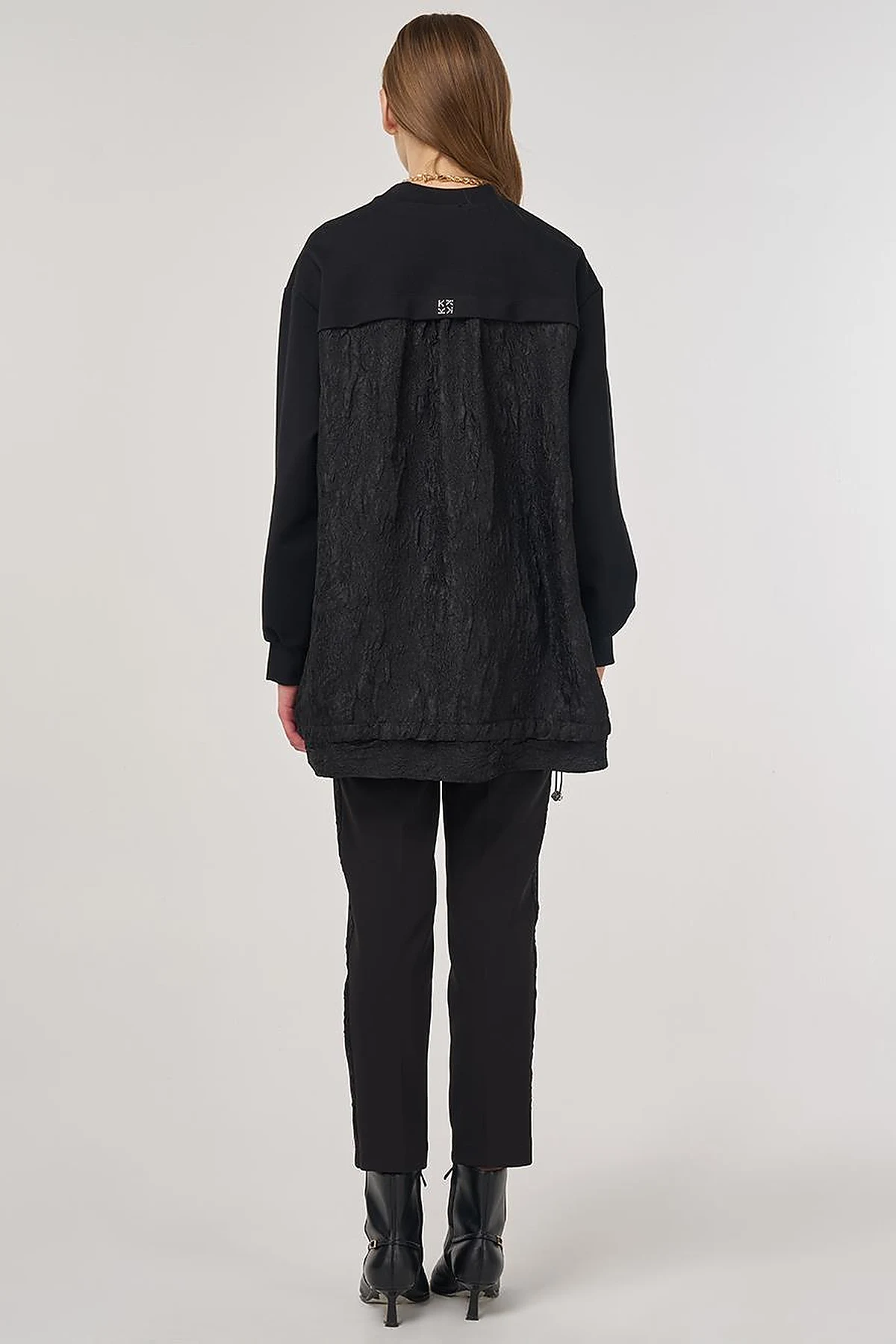 Embossed Detail Sweatshirt Black