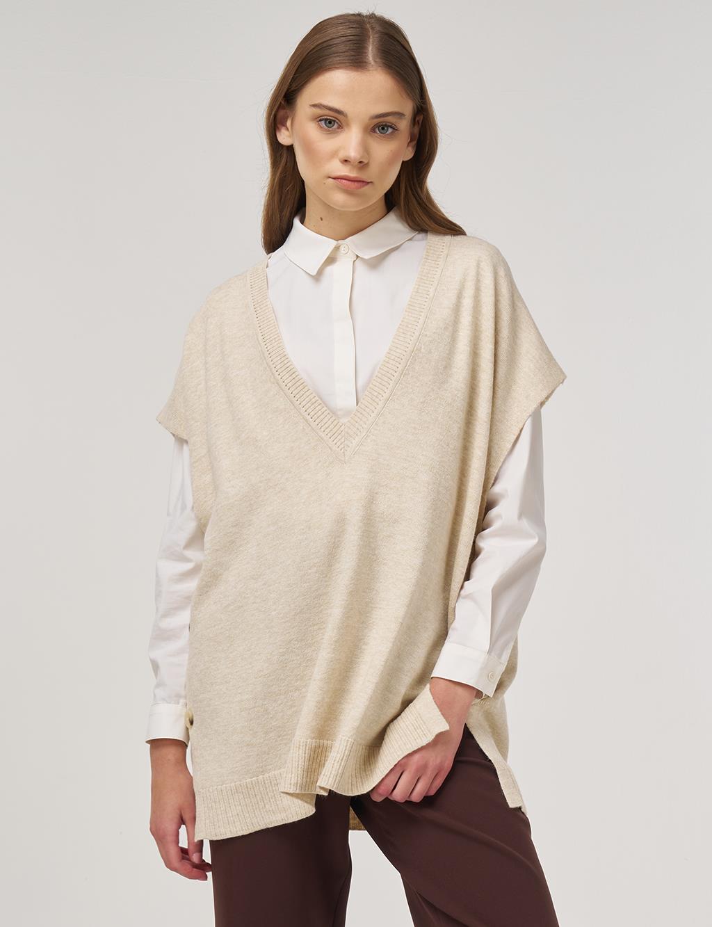 V-Neck Knit Vest Cream