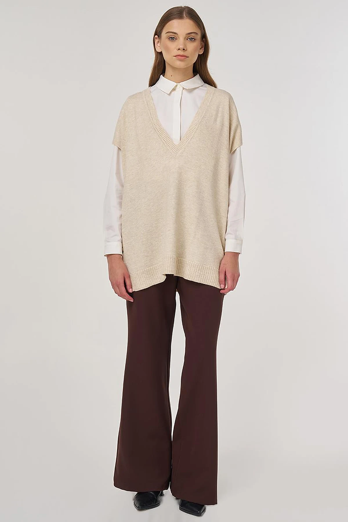 V-Neck Knit Vest Cream