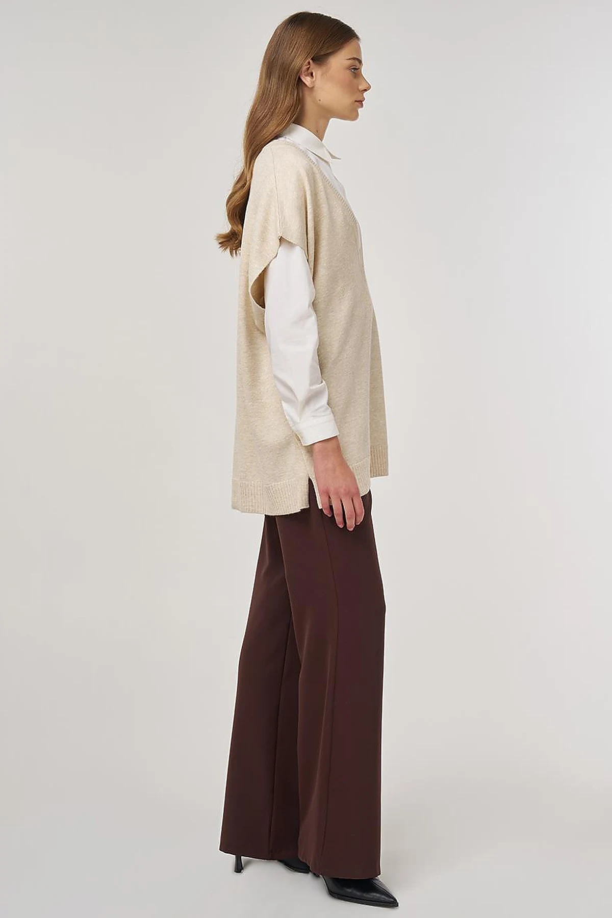 V-Neck Knit Vest Cream