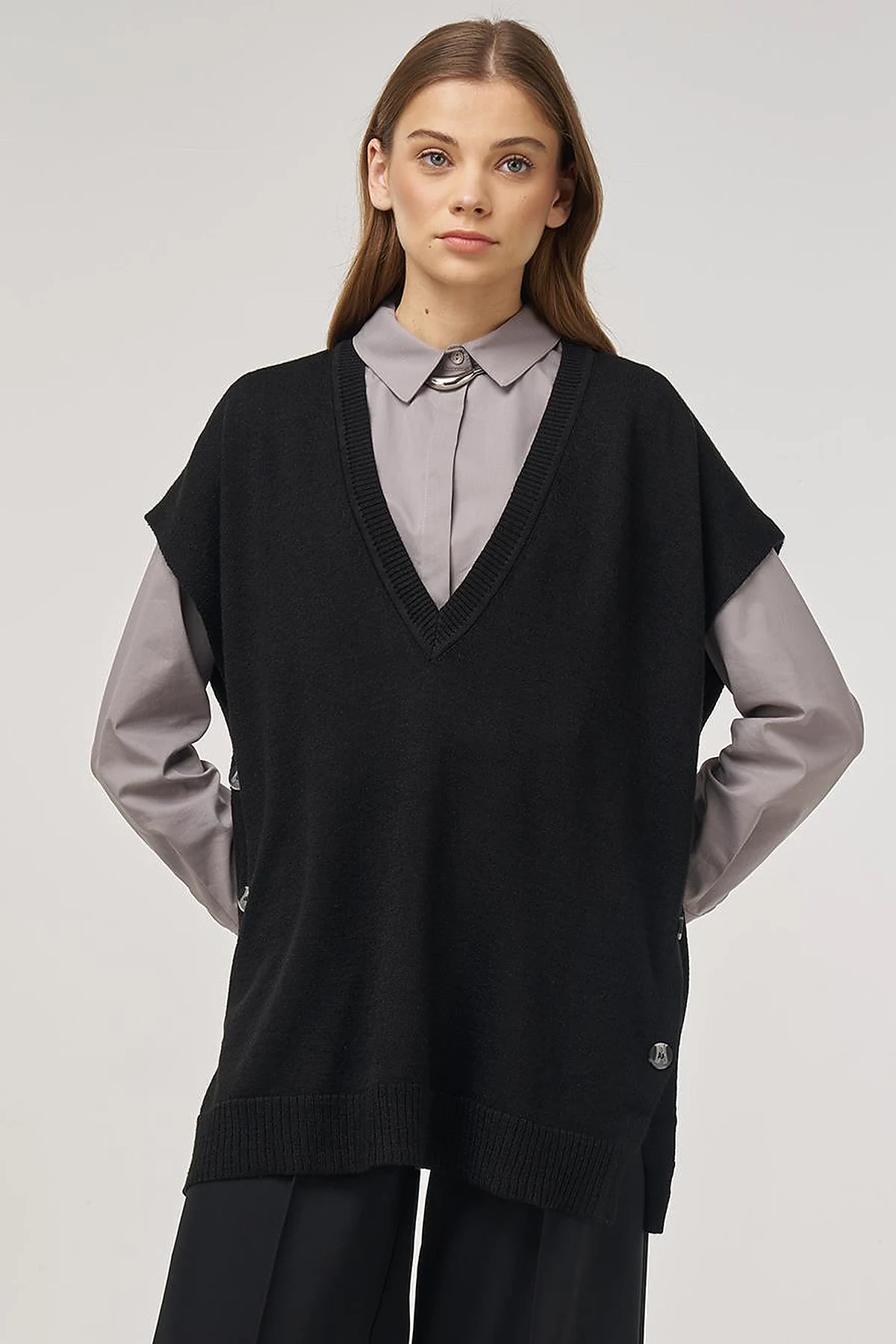 V-Neck Knit Vest Black