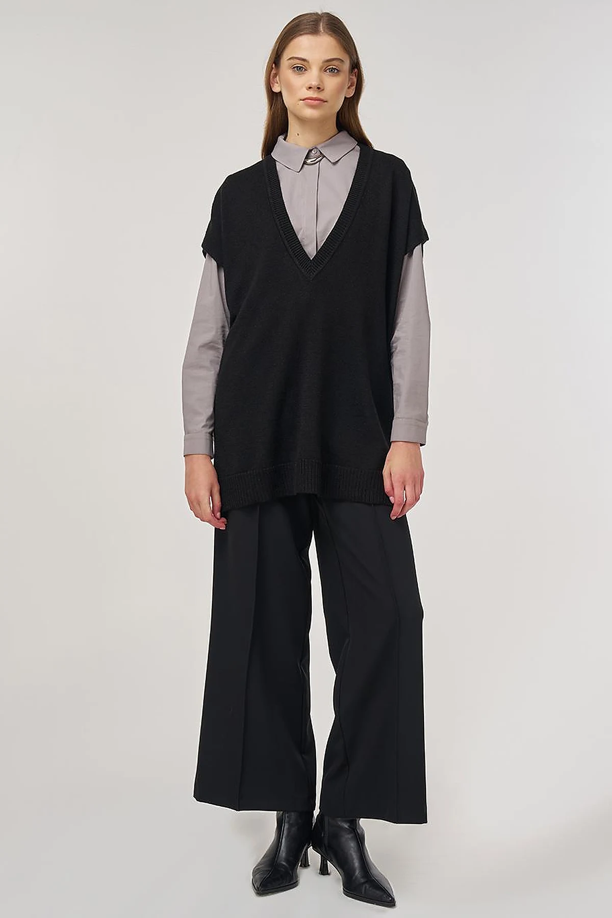 V-Neck Knit Vest Black