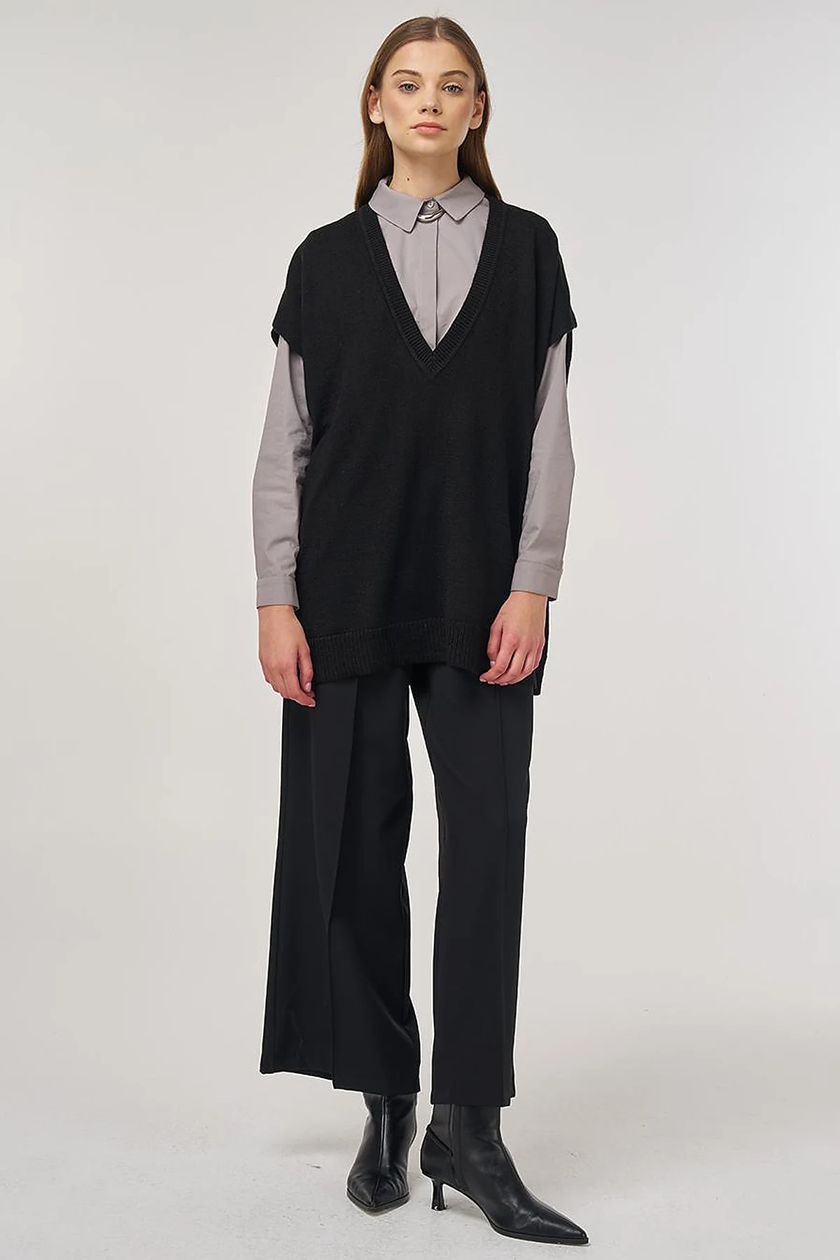 V-Neck Knit Vest Black