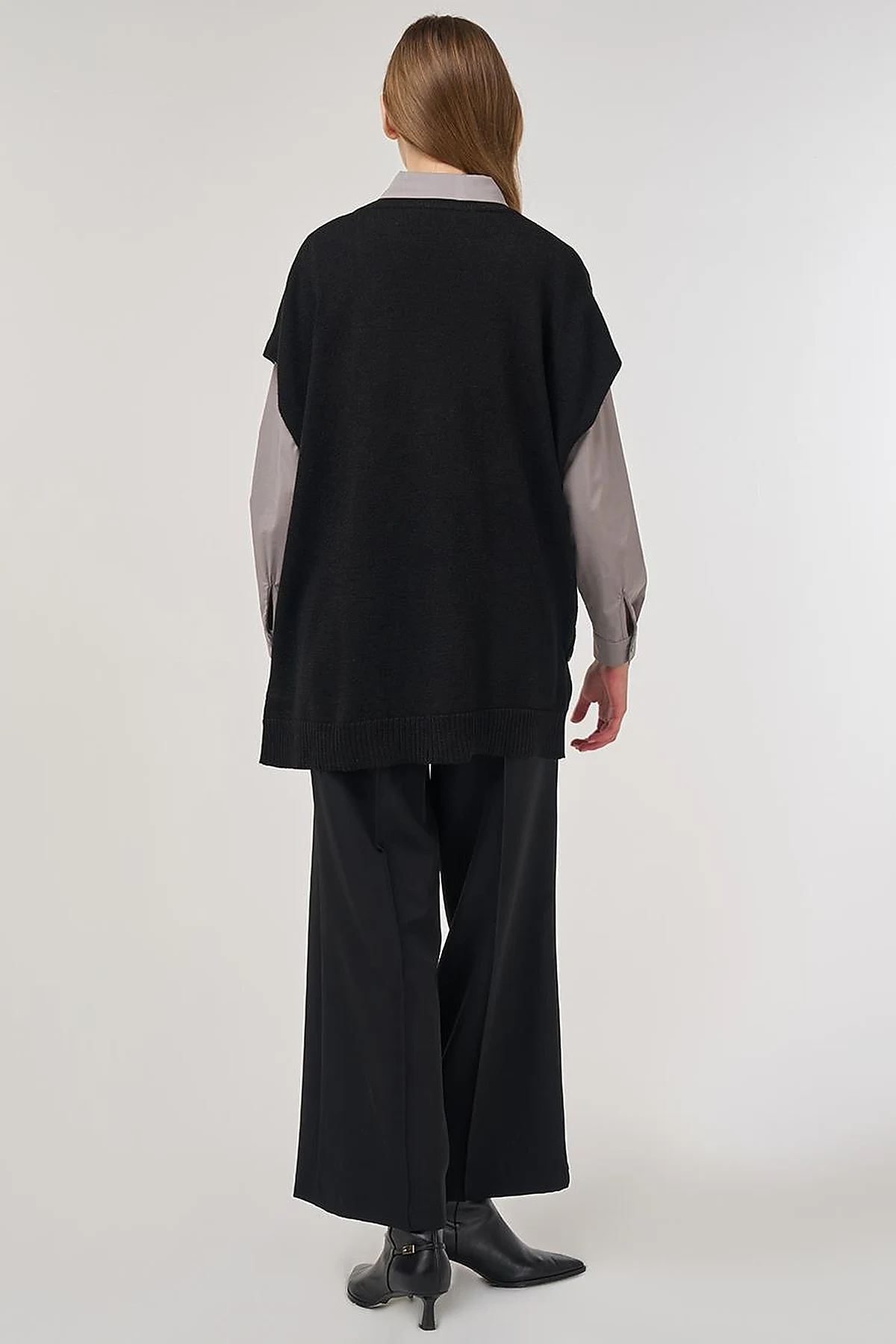 V-Neck Knit Vest Black