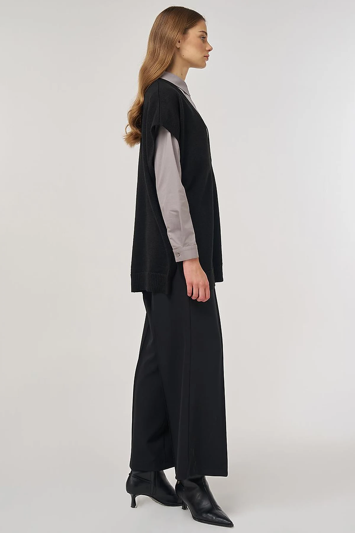 V-Neck Knit Vest Black