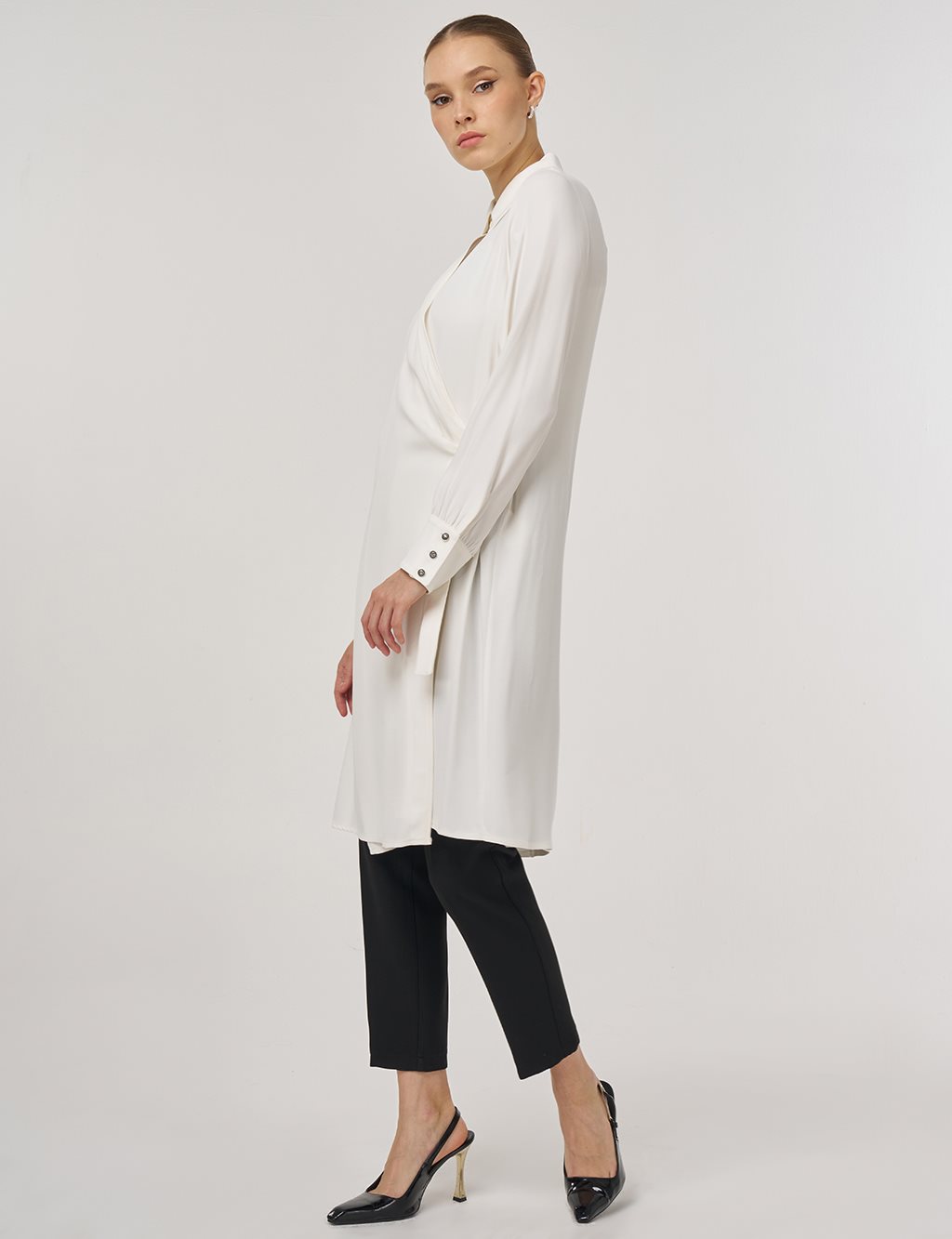 Metal Tokalı Uzun Tunik Ekru