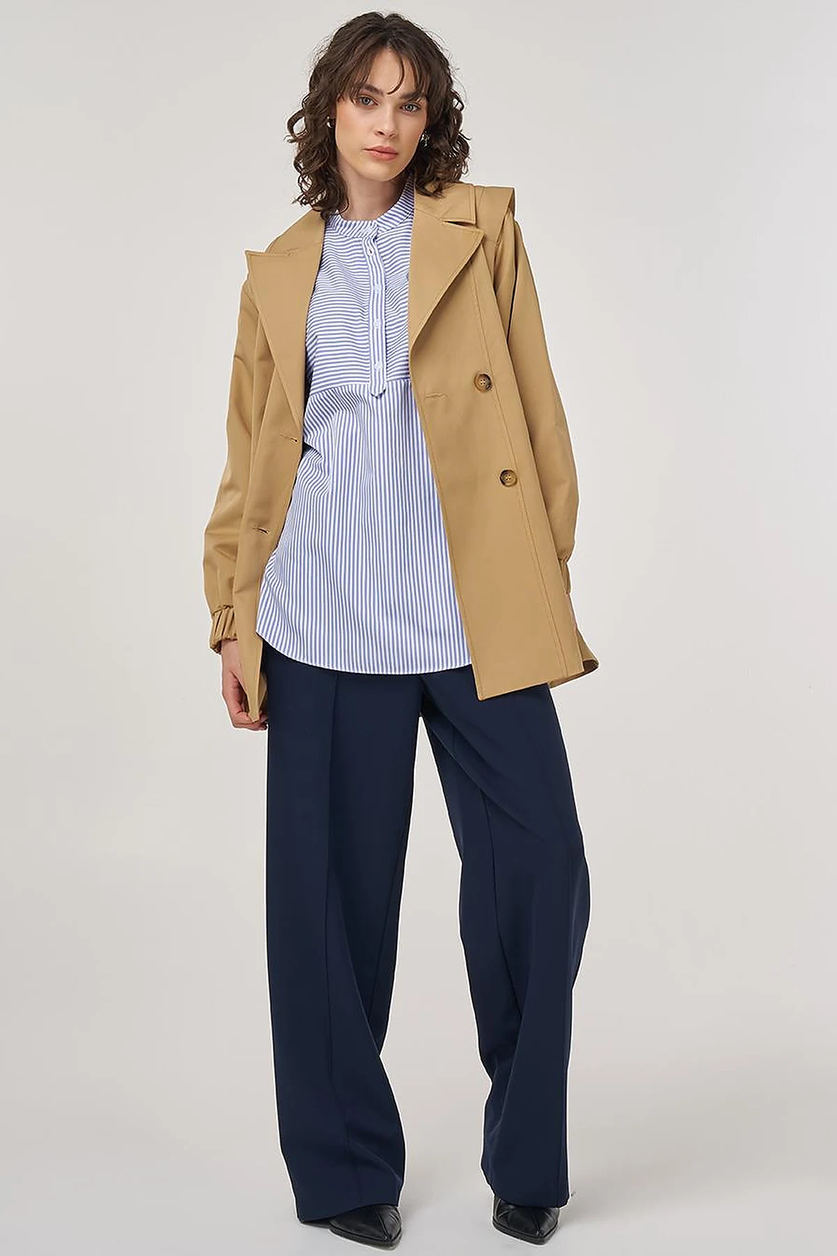 Elastic Cuff Shoulder Detailed Double-Breasted Jacket Beige