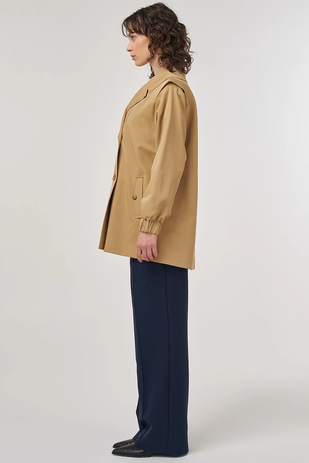 Elastic Cuff Shoulder Detailed Double-Breasted Jacket Beige