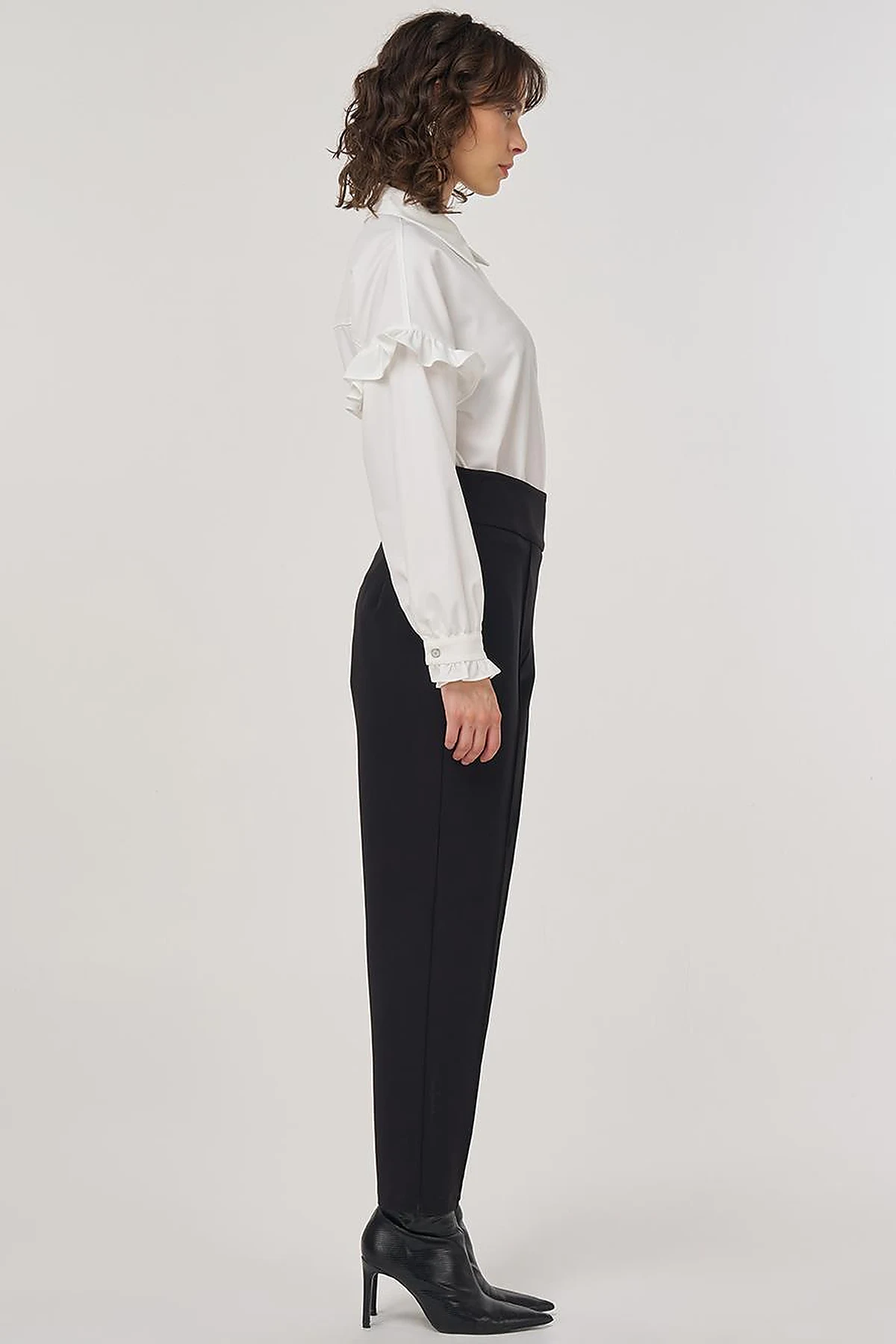 High-Waisted Straight-Leg Trousers Black