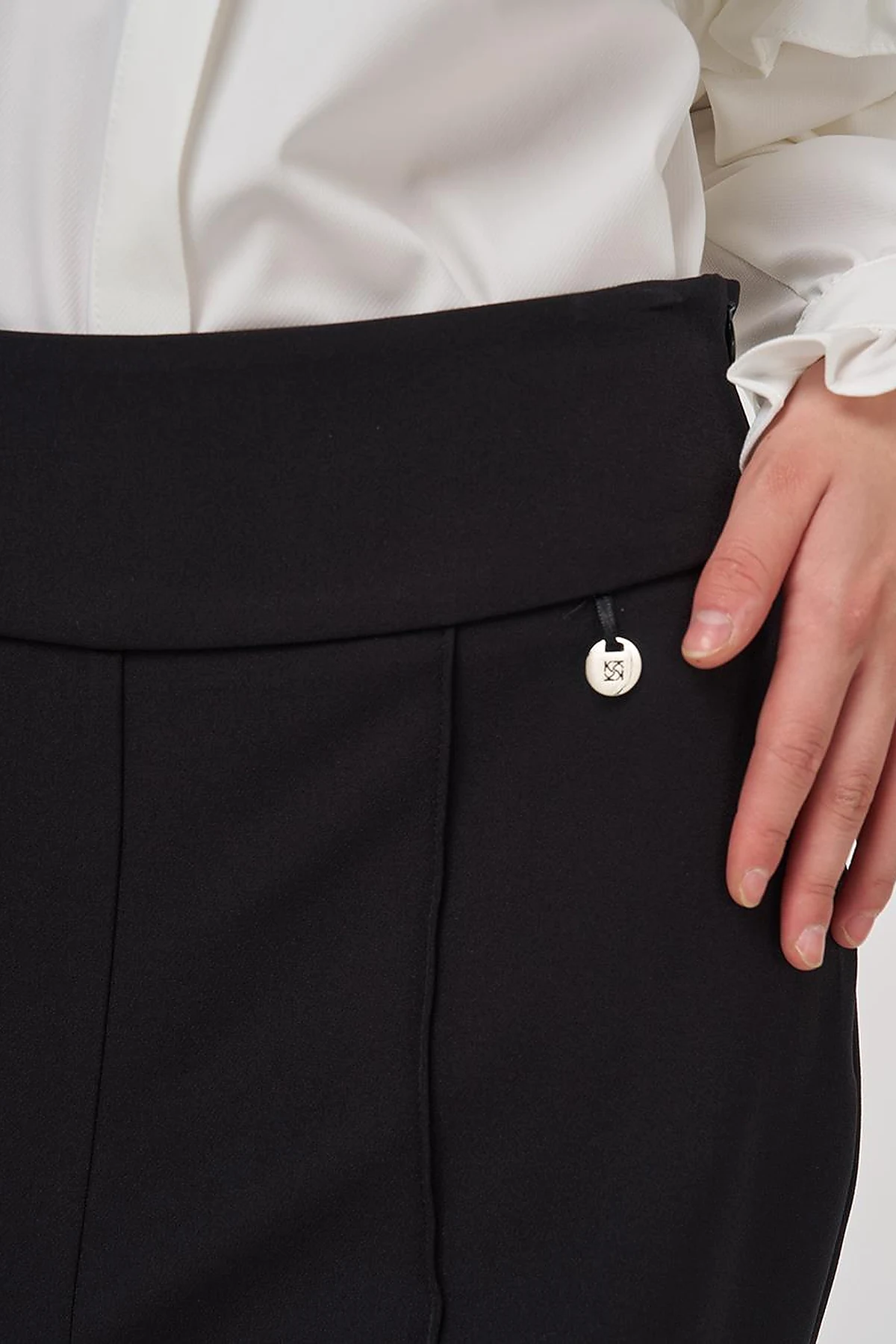 High-Waisted Straight-Leg Trousers Black