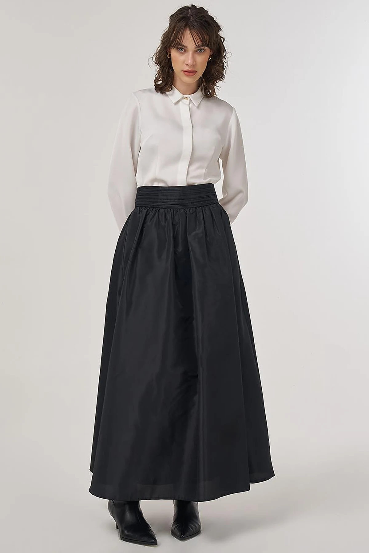 Flared Taffeta Skirt in Black