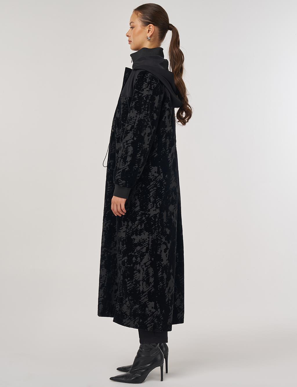 Abstract Patterned Garnish Placket Hidden Jacket in Black