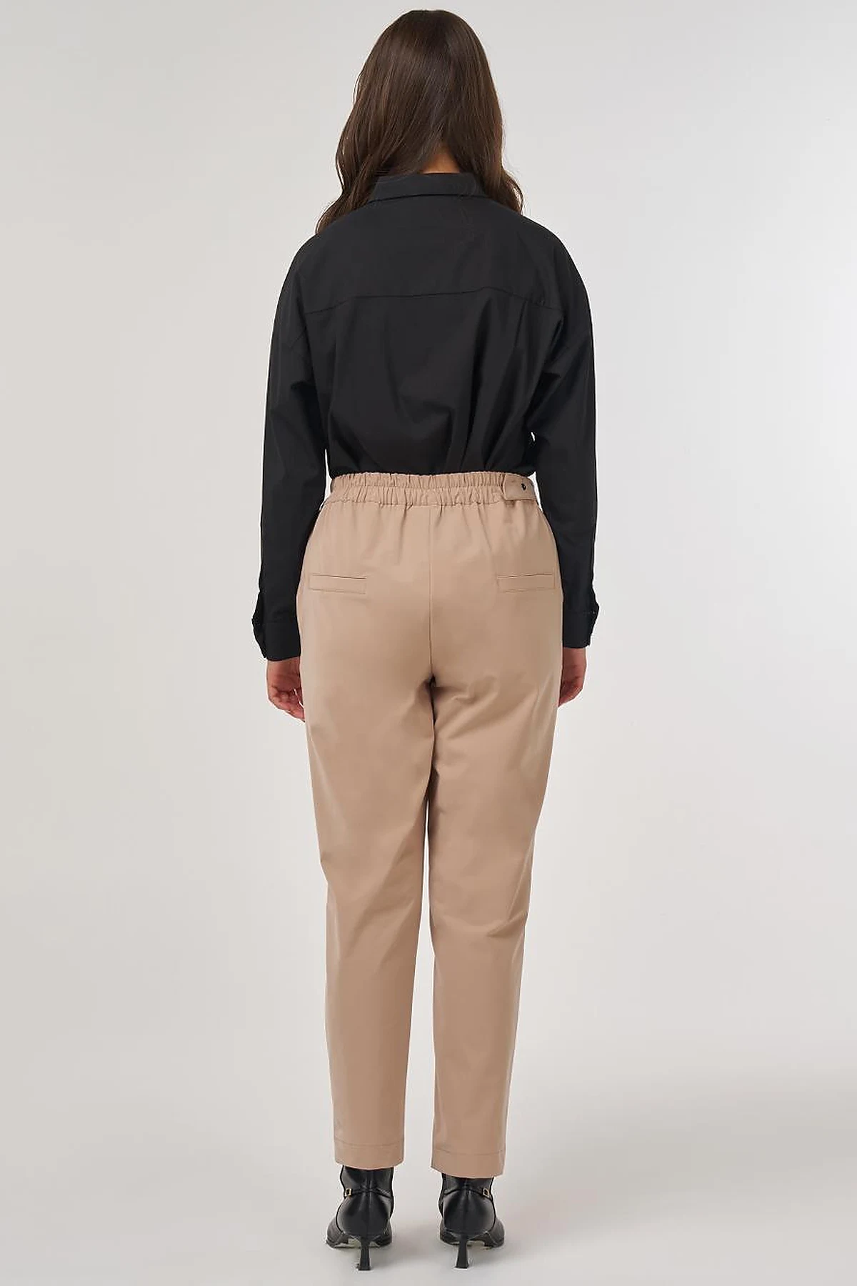 Grass-Embroidered Carrot Trousers with Elastic Waist Belt in Beige