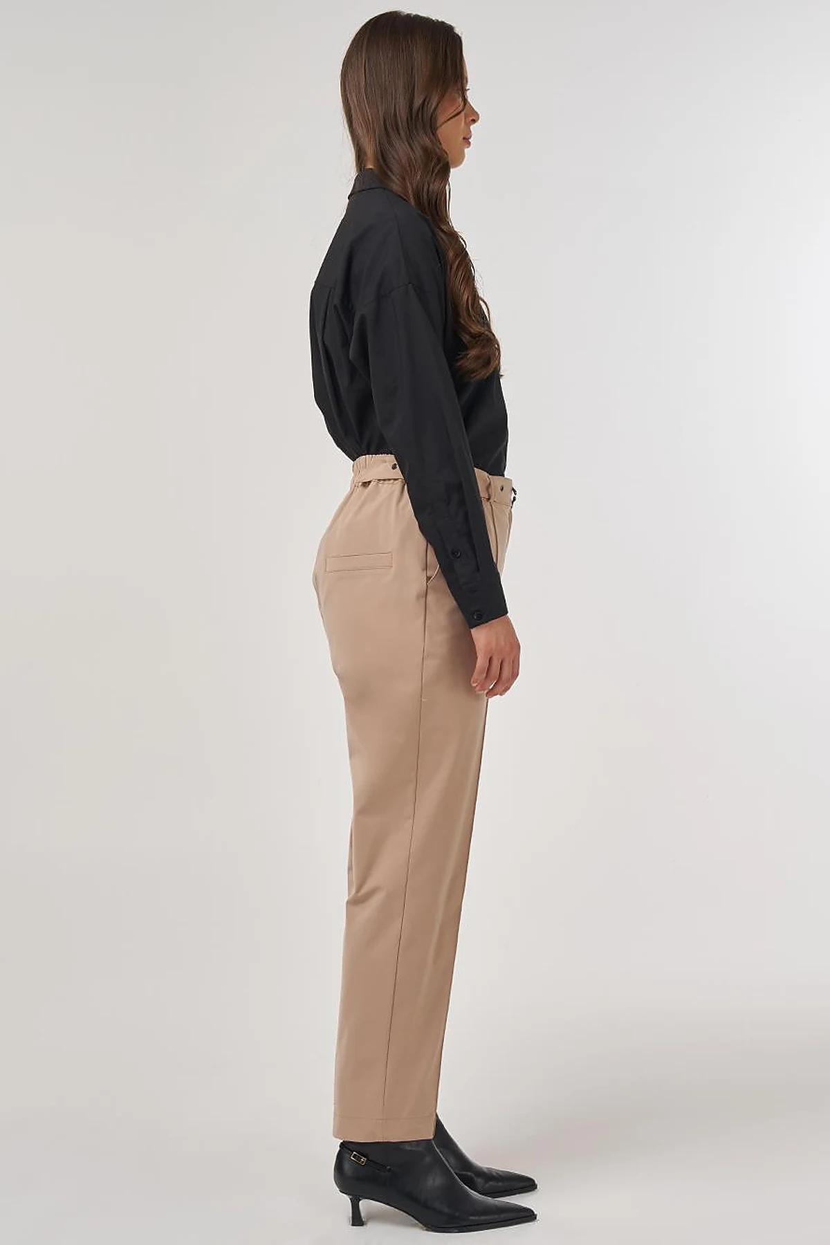 Grass-Embroidered Carrot Trousers with Elastic Waist Belt in Beige