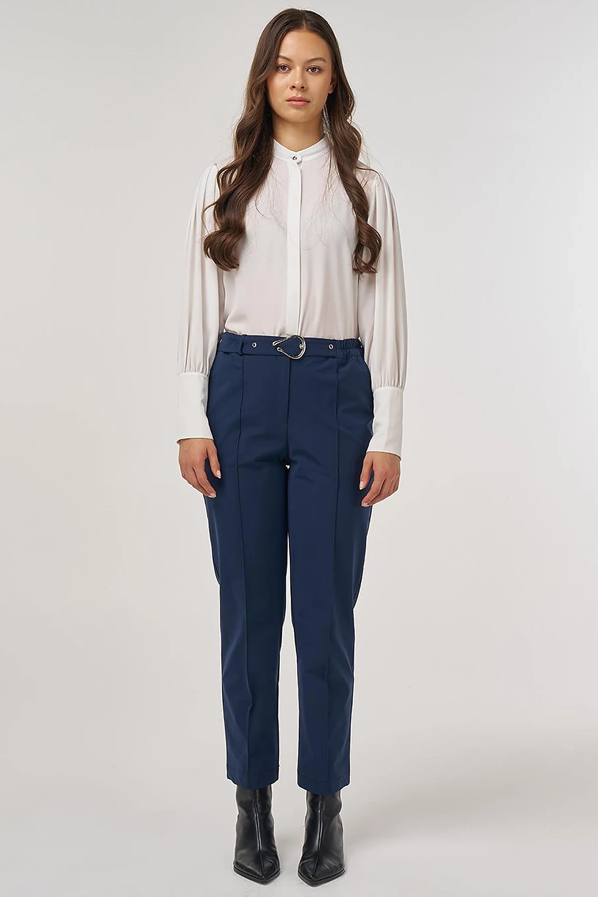 Grass-Embroidered Carrot Trousers with Elastic Waist Belt in Dark Navy
