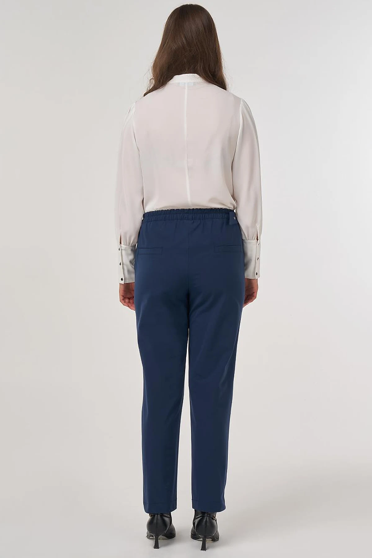 Grass-Embroidered Carrot Trousers with Elastic Waist Belt in Dark Navy