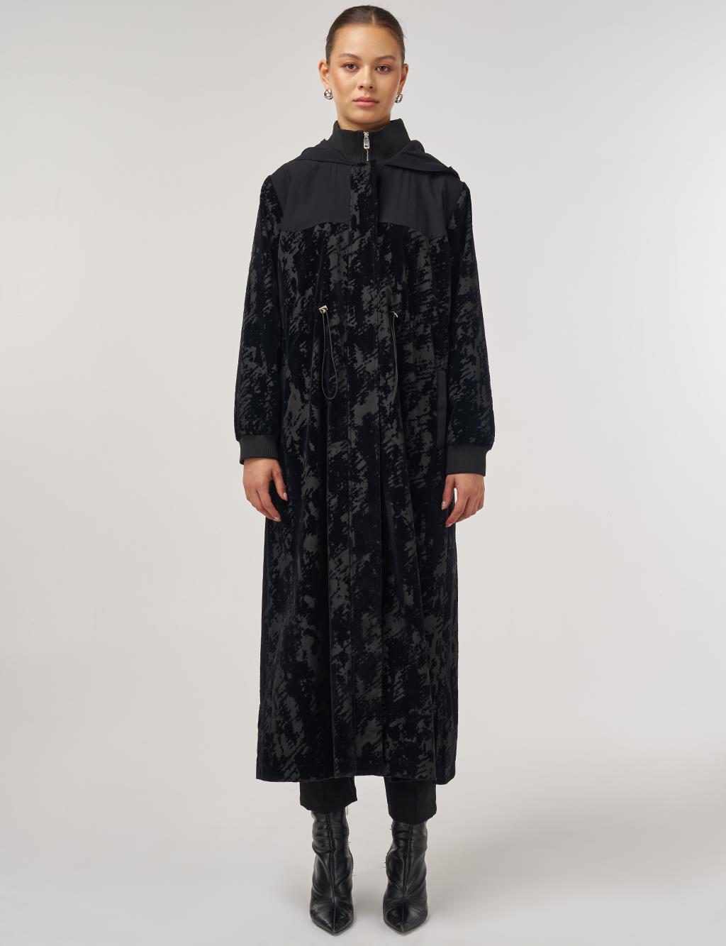 Abstract Patterned Garnish Placket Hidden Jacket in Black