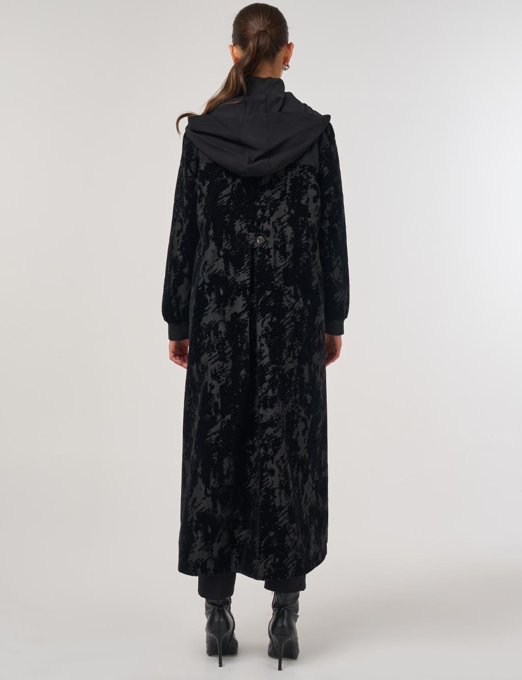 Abstract Patterned Garnish Placket Hidden Jacket in Black
