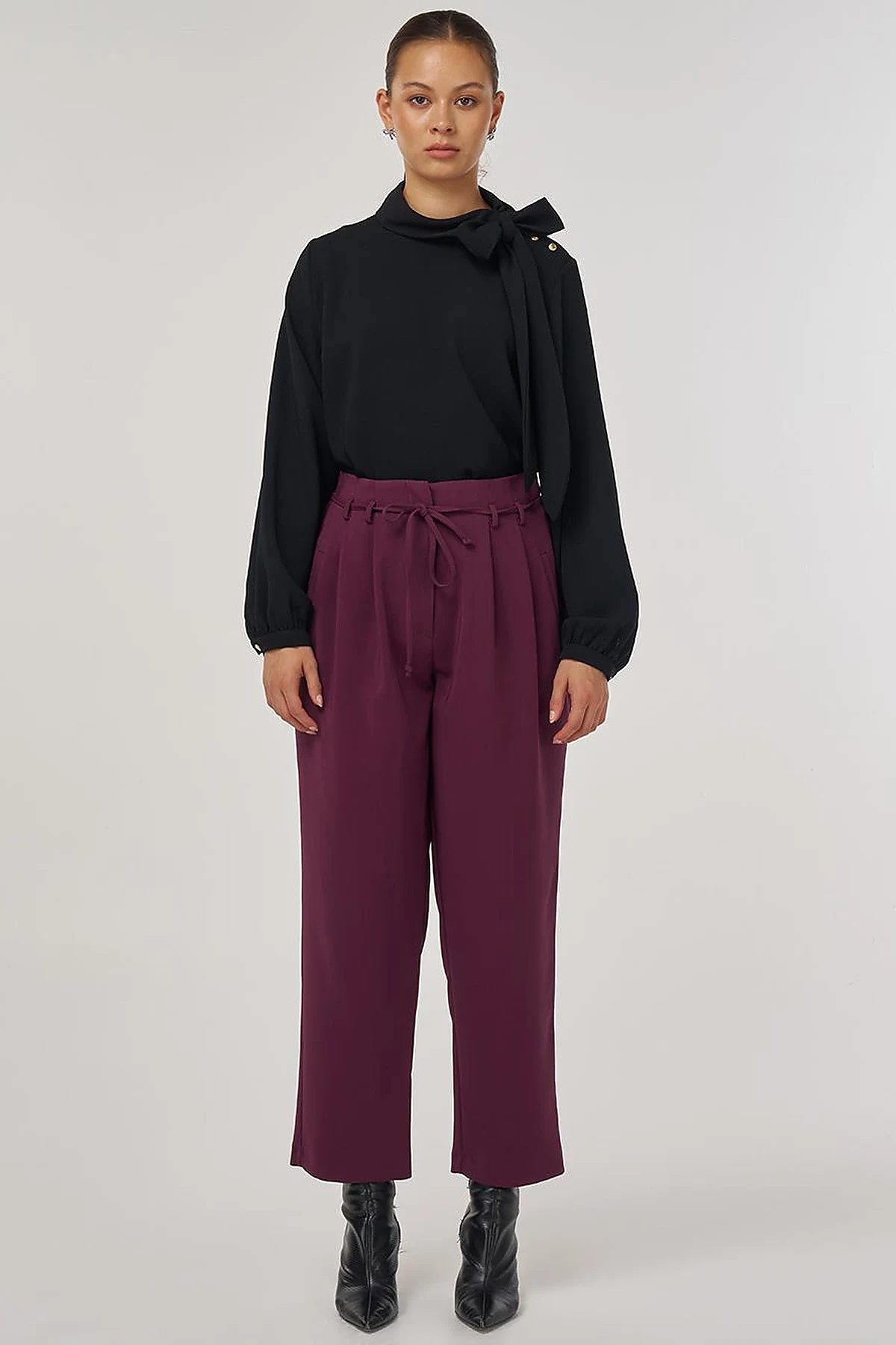 Pleated Lace-Up Belted Pipe-Leg Trousers in Fig