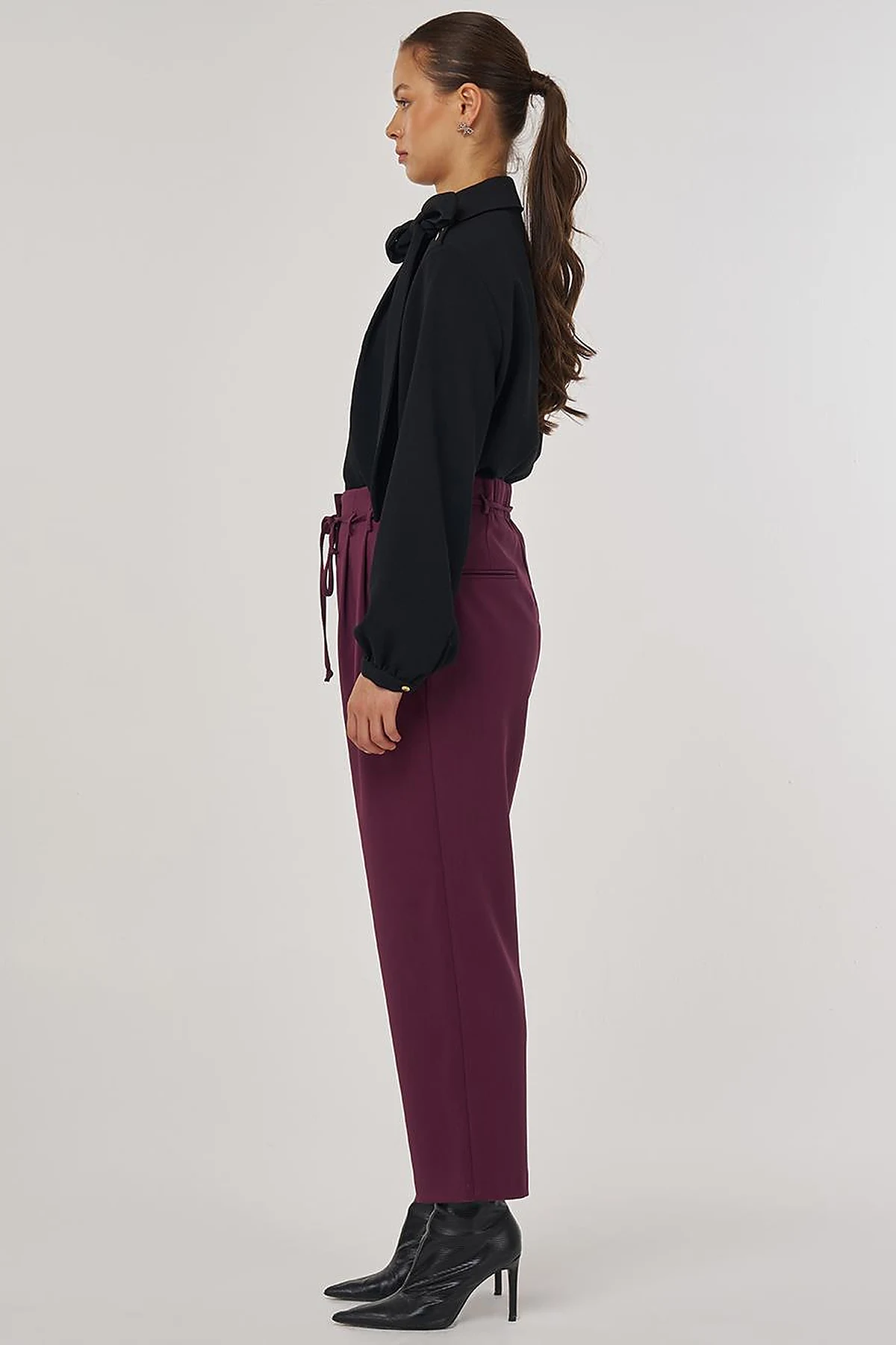 Pleated Lace-Up Belted Pipe-Leg Trousers in Fig