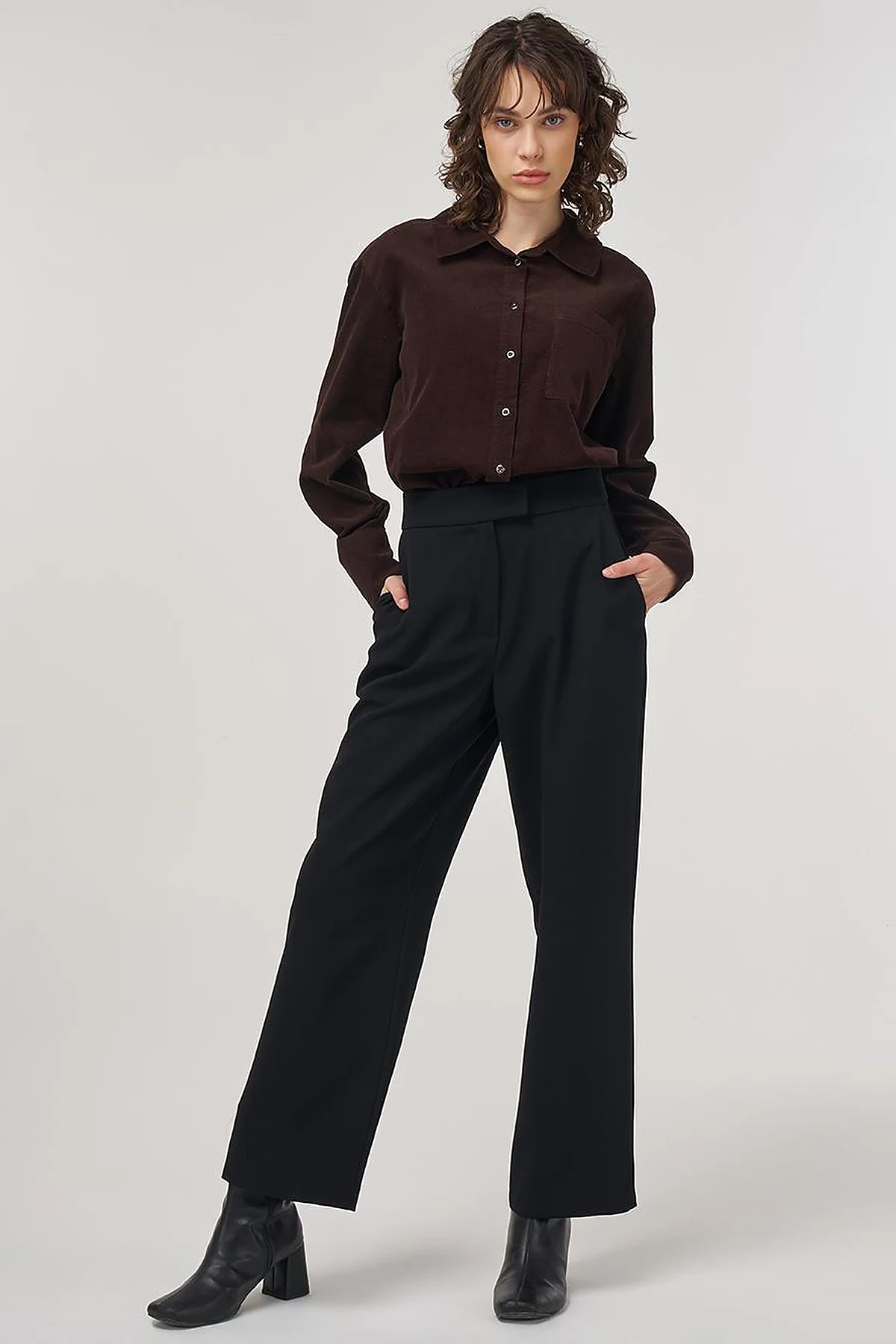 High-Waisted Straight-Cut Fabric Trousers in Black