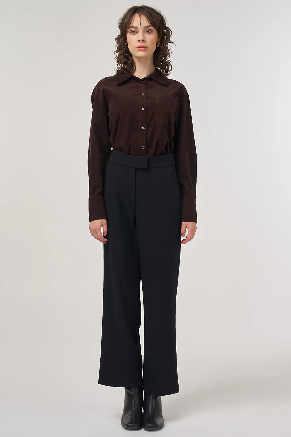 High-Waisted Straight-Cut Fabric Trousers in Black