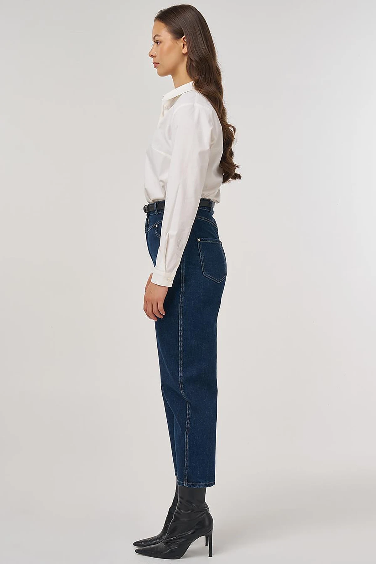 High-Waist Carrot Cut Denim Pants Navy Blue