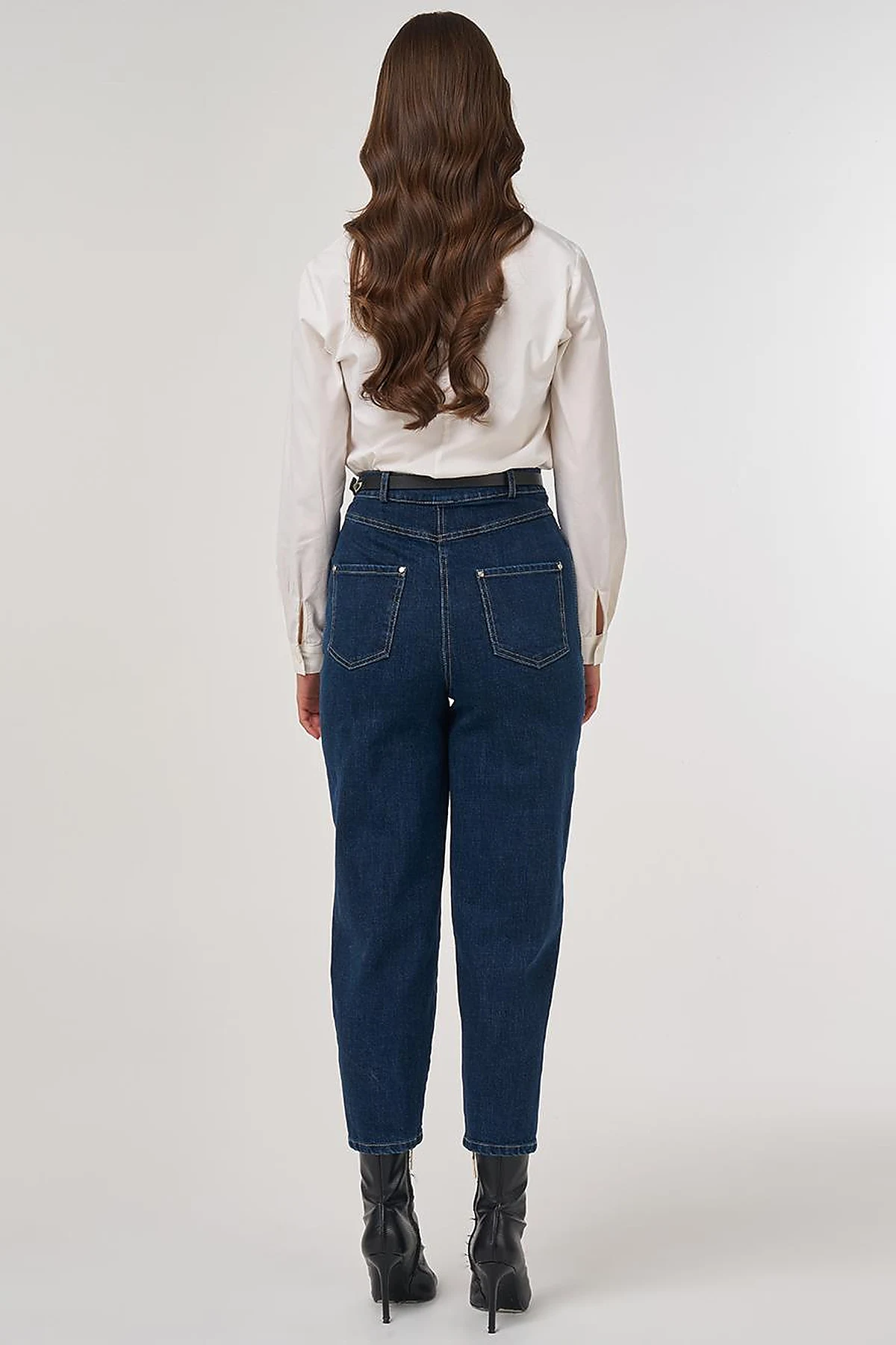 High-Waist Carrot Cut Denim Pants Navy Blue