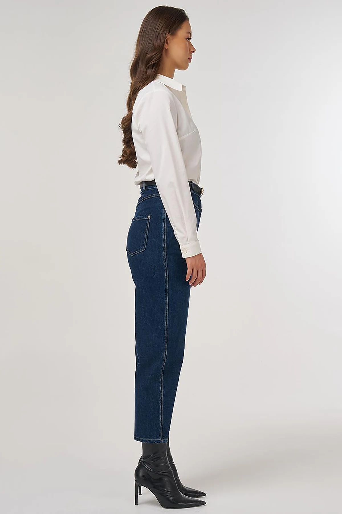 High-Waist Carrot Cut Denim Pants Navy Blue