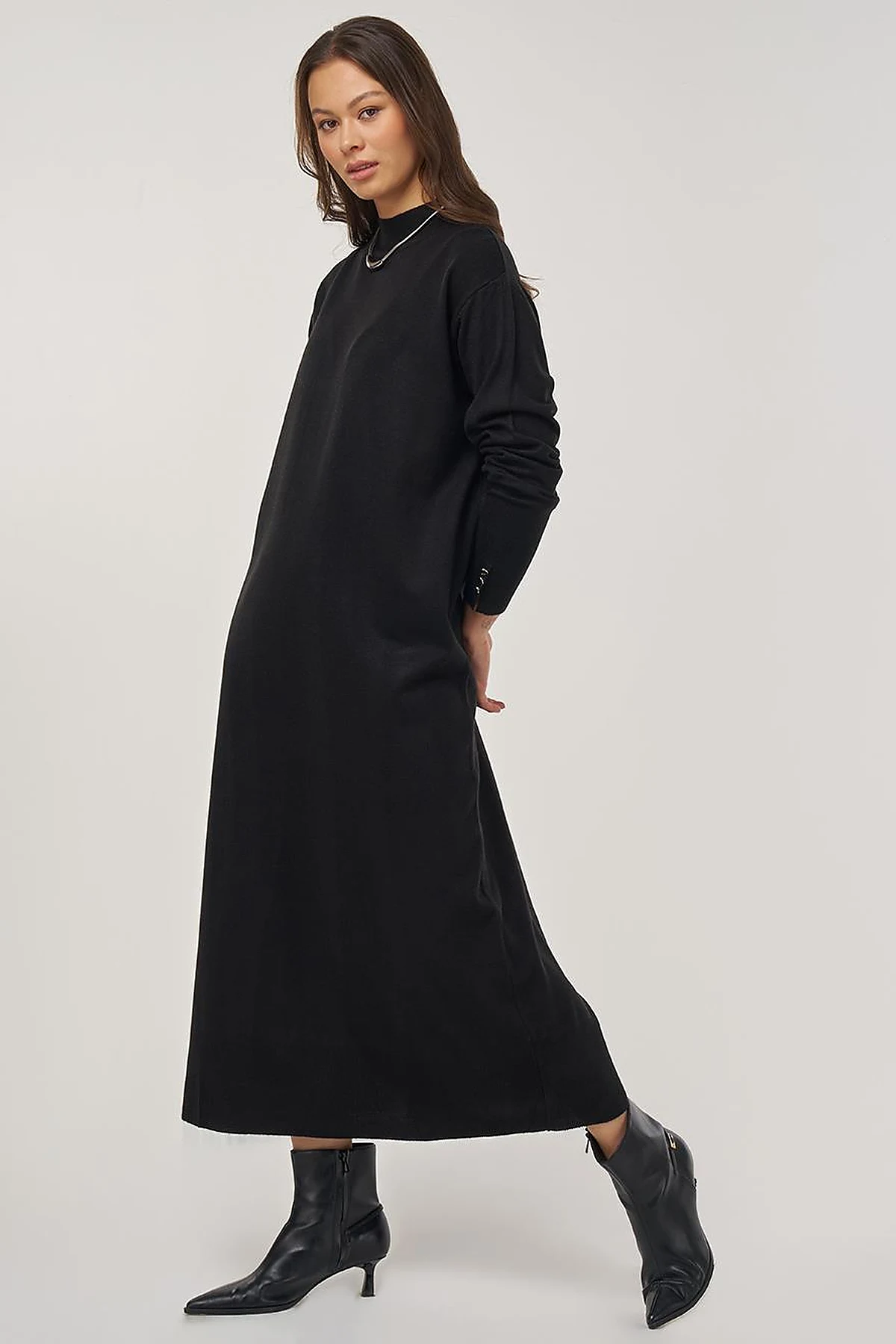 Half Turtleneck Knit Dress in Plain Black