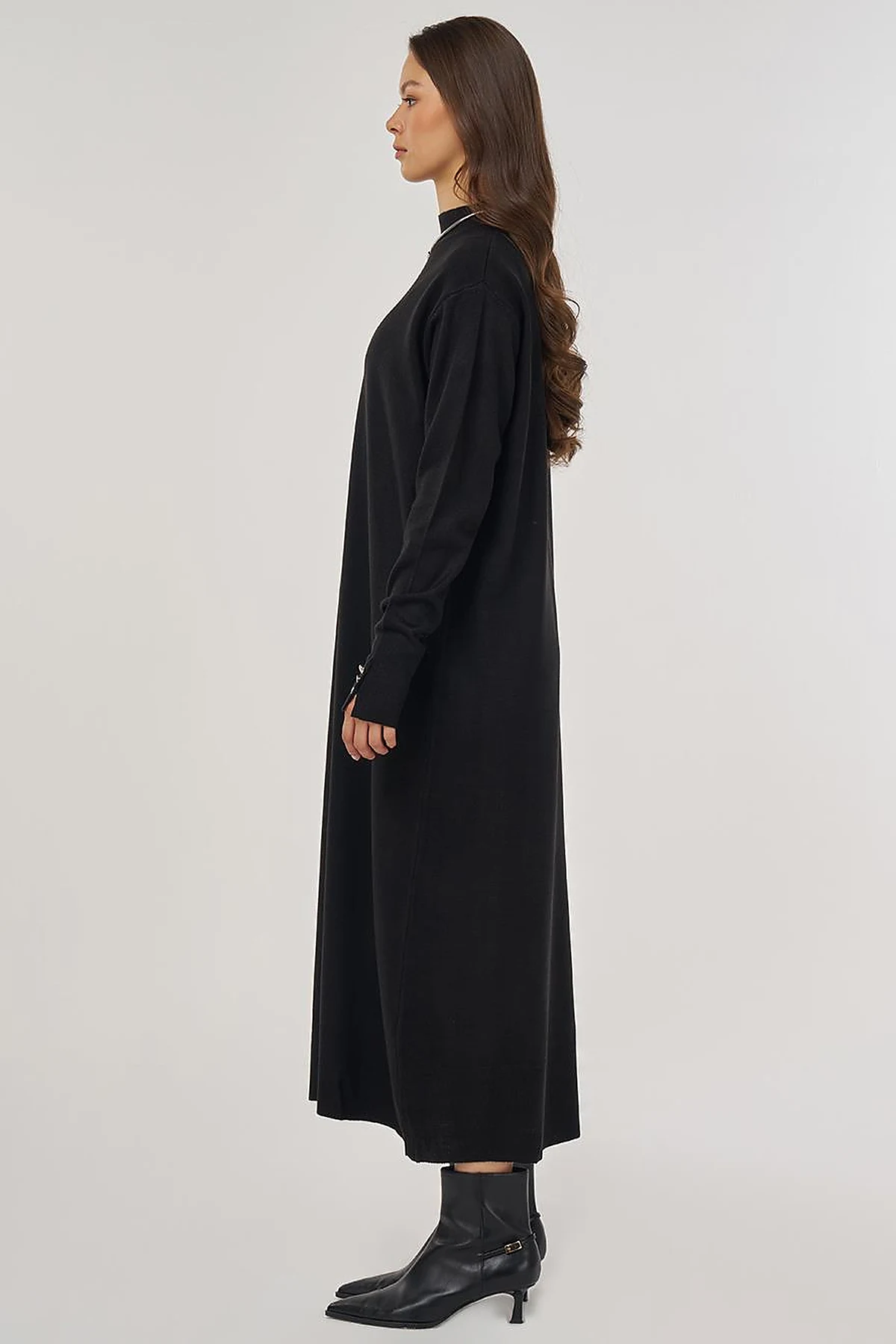 Half Turtleneck Knit Dress in Plain Black