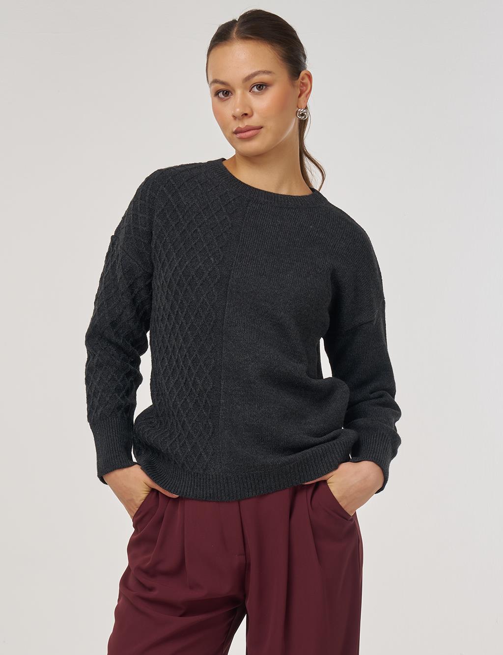 Knitted Sweater in Anthracite
