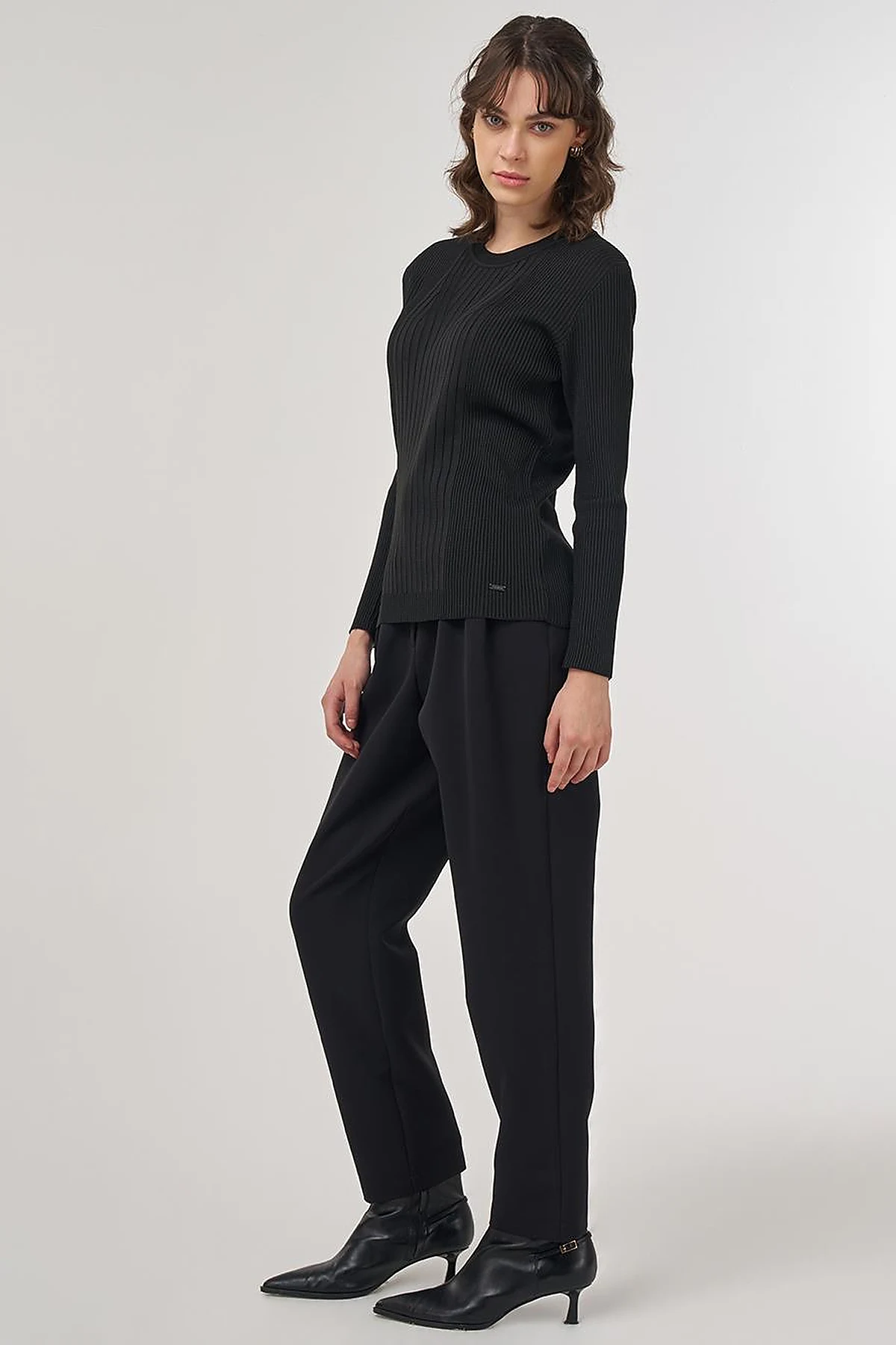 Crew-Neck Knit Sweater in Black